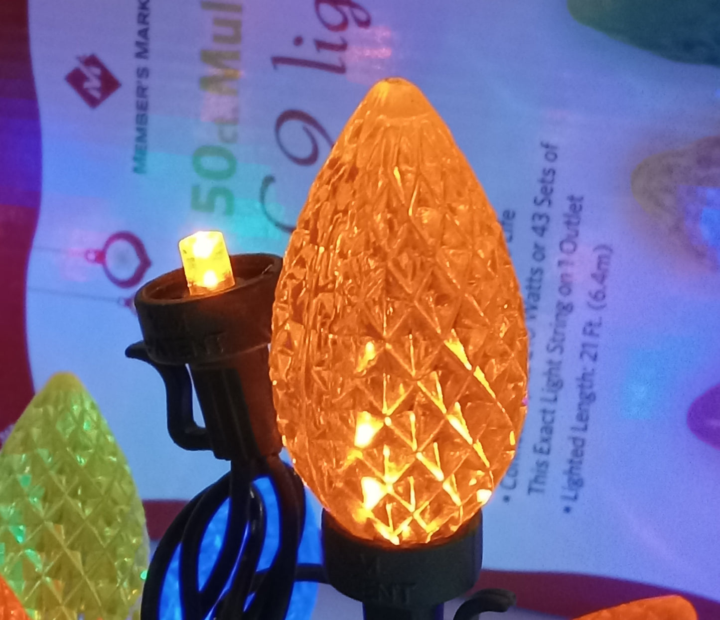 Christmas Lights, 50 LED C9 Lights, Multi-Color, Green Wire, Member's Mark, USED