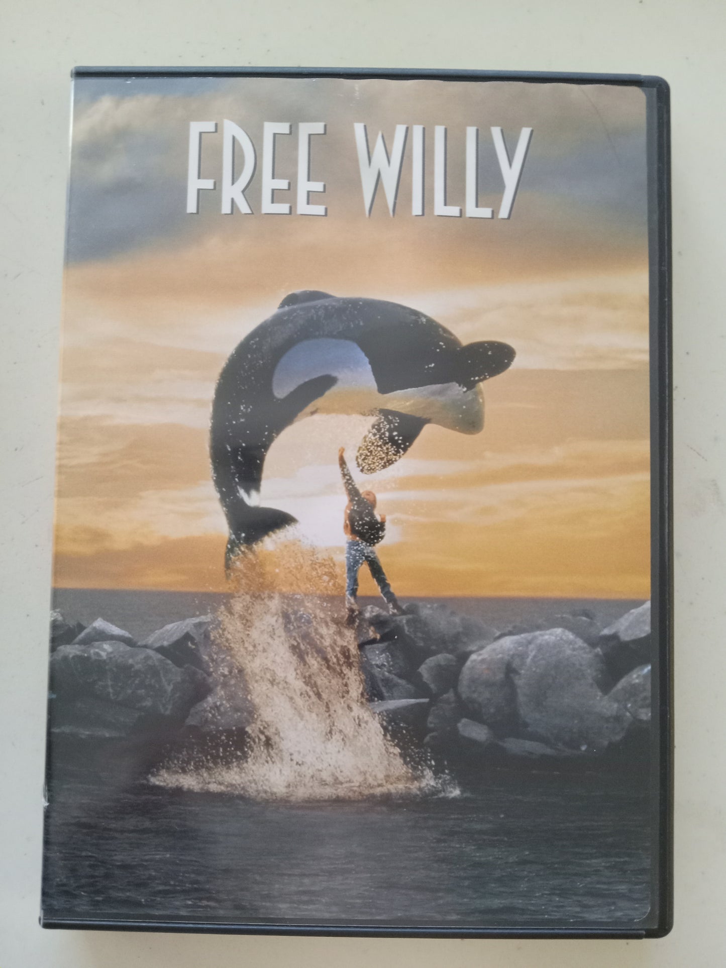 Free Willy, 20th Anniversary Ed. DVD Movie, Jesse James Richter Widescreen, Rated PG, USED