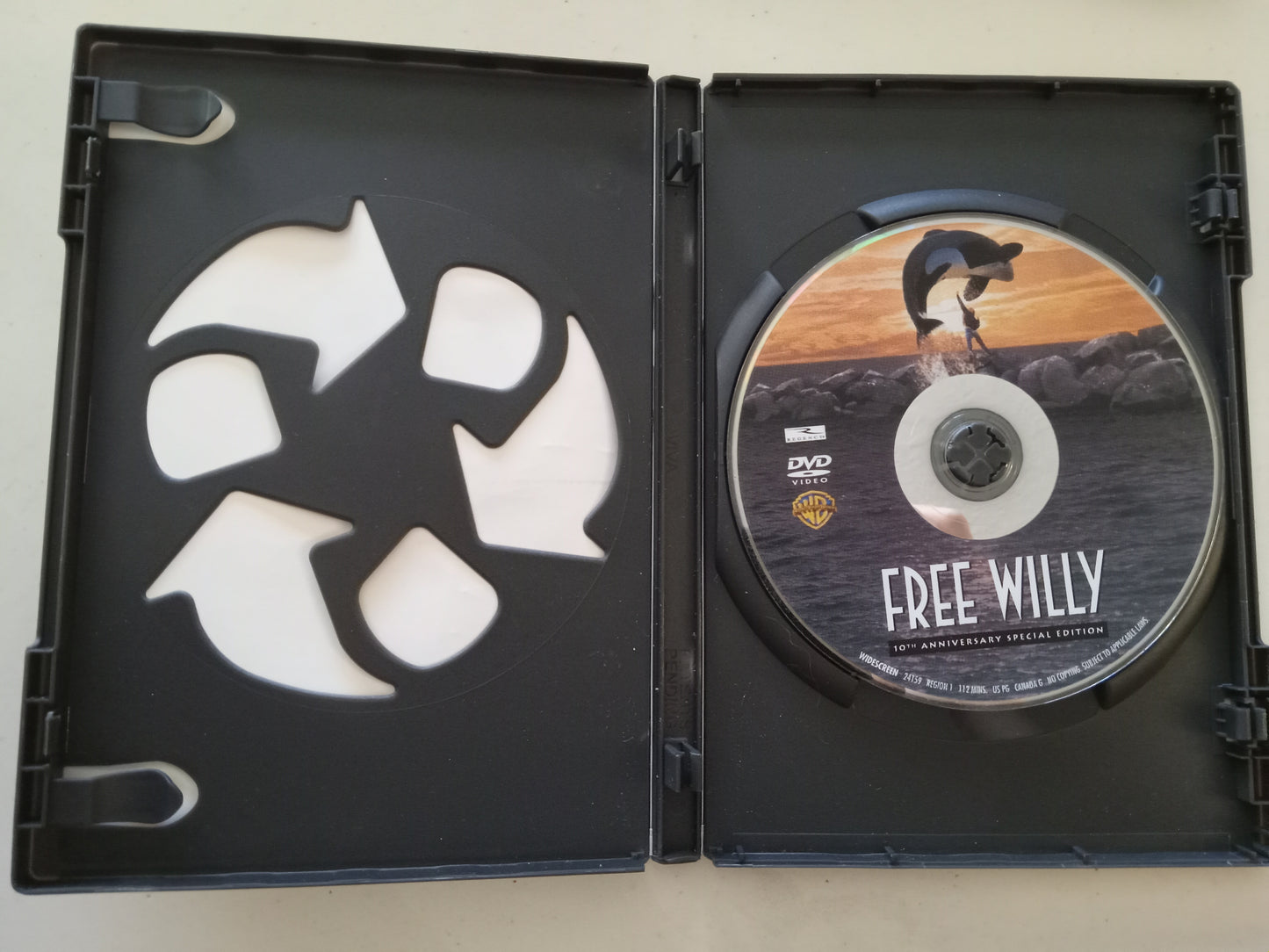 Free Willy, 20th Anniversary Ed. DVD Movie, Jesse James Richter Widescreen, Rated PG, USED