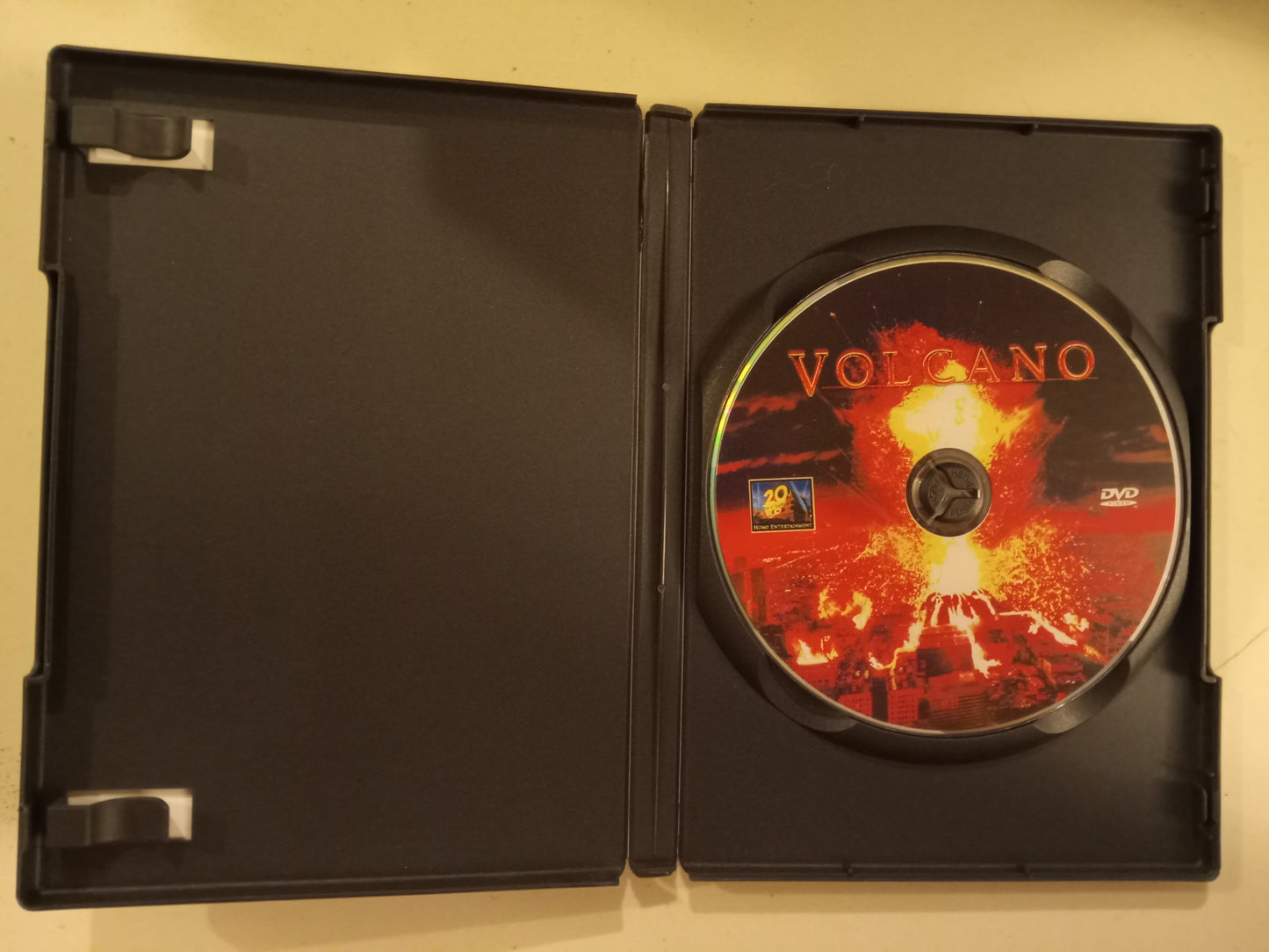 Volcano, DVD Movie, Tommy Lee Jones Widescreen, Rated PG-13, USED