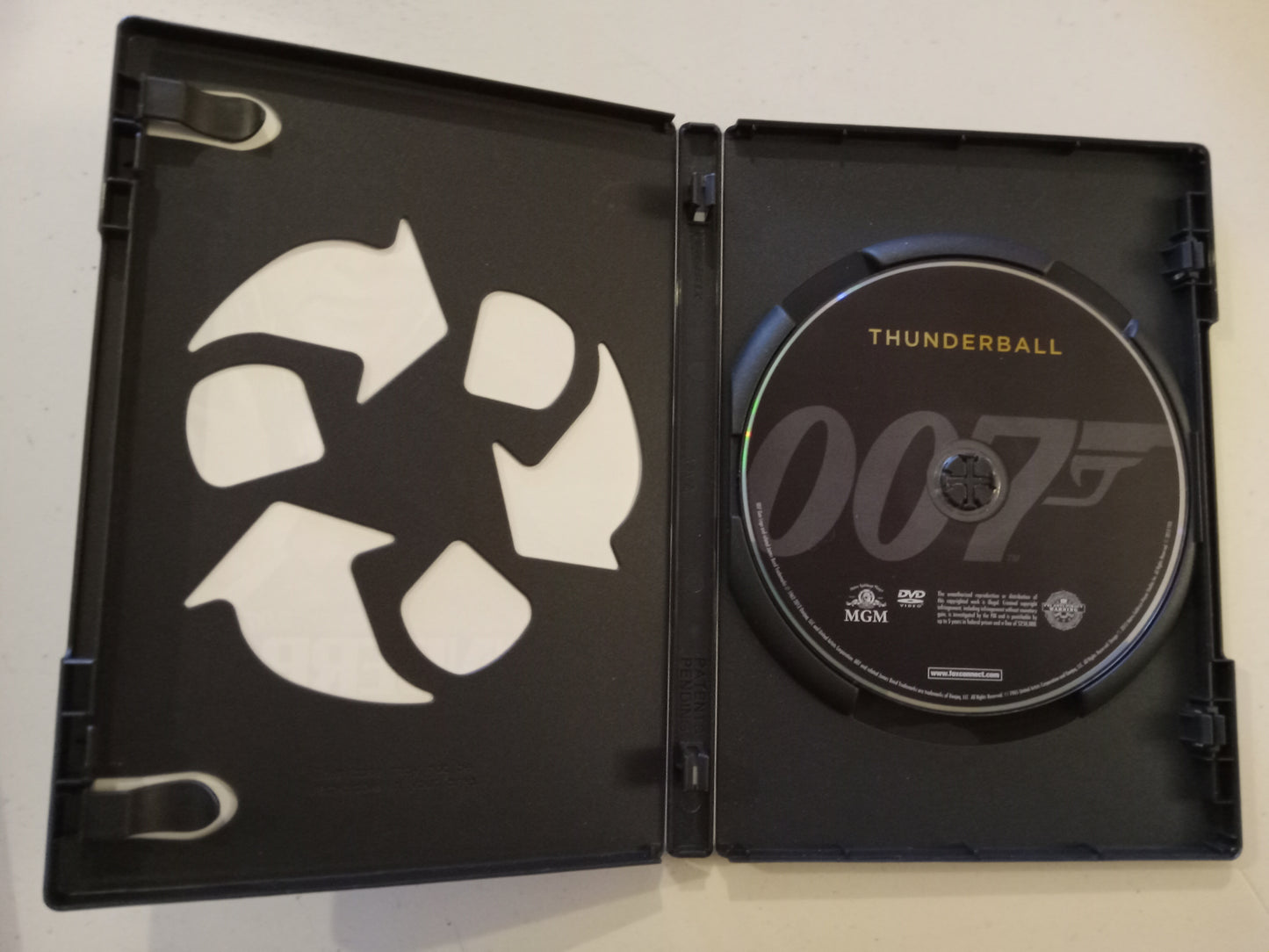 James Bond 007 in Thunderball, DVD Movie, Sean Connery Widescreen, Rated PG, USED