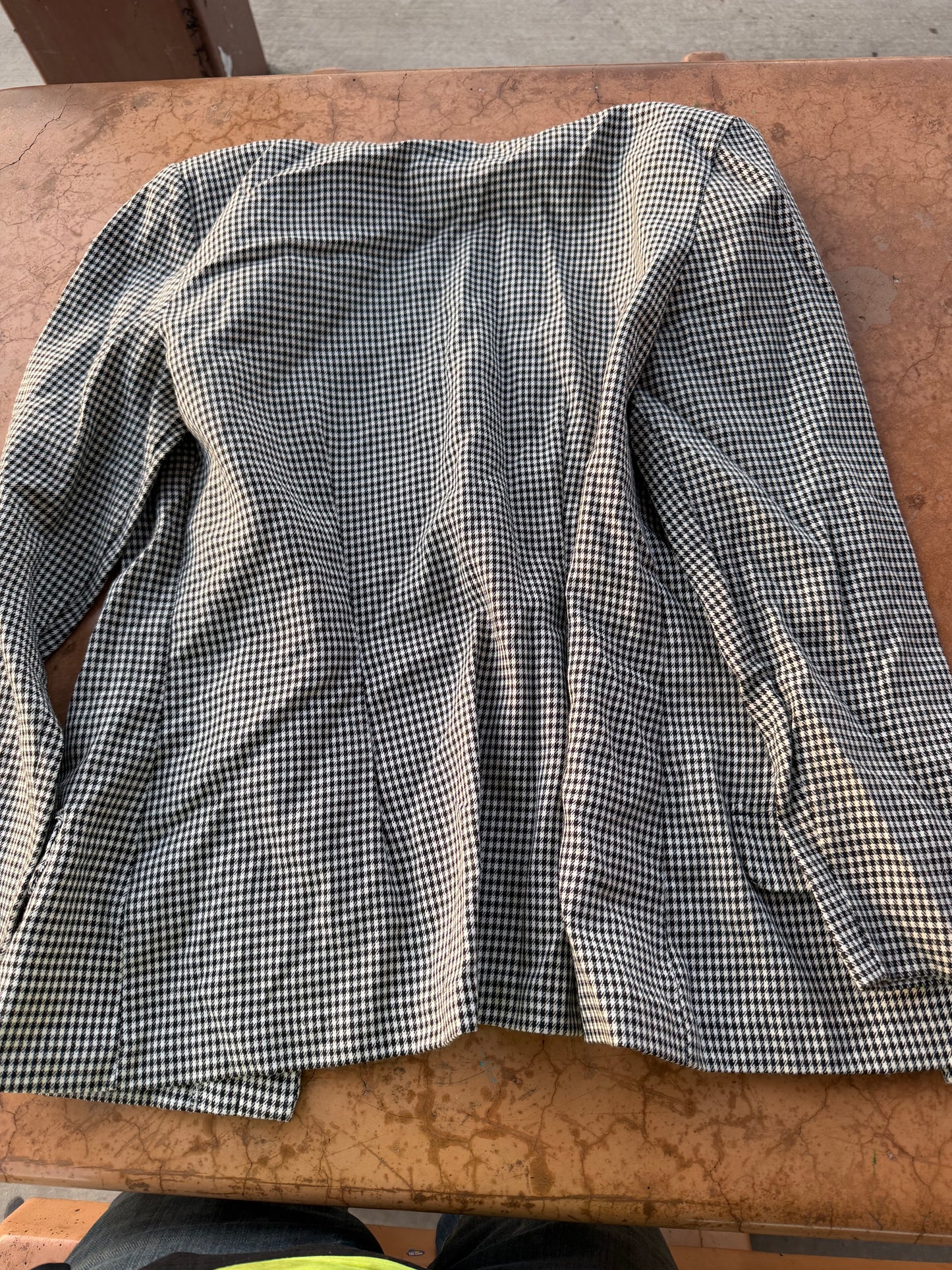Breaking Loose clothing line business suit jacket size 9-10 black and white button up …