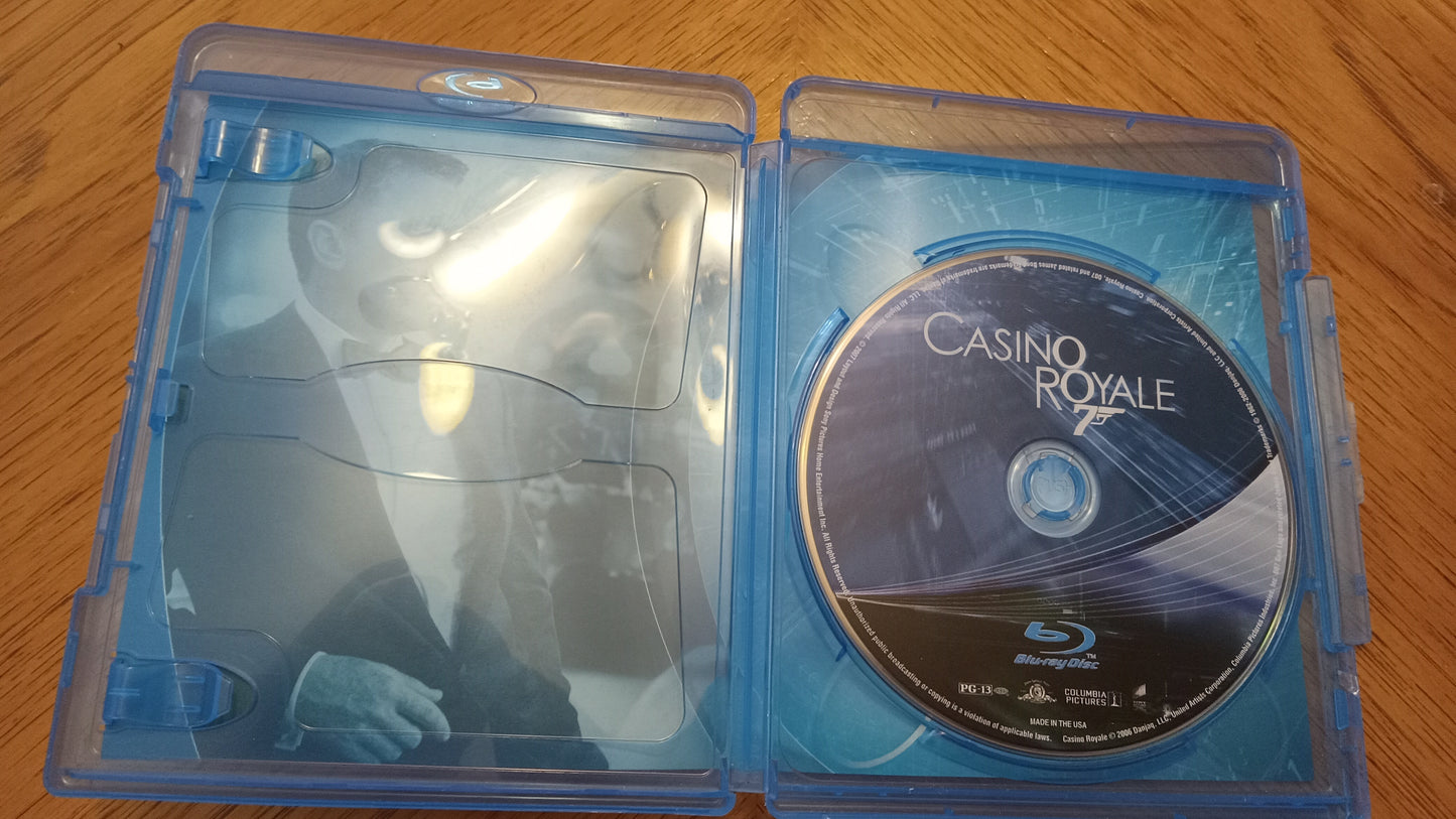 Blu-Ray Casino Royal James Bond 007 Widescreen Rated PG-13 USED