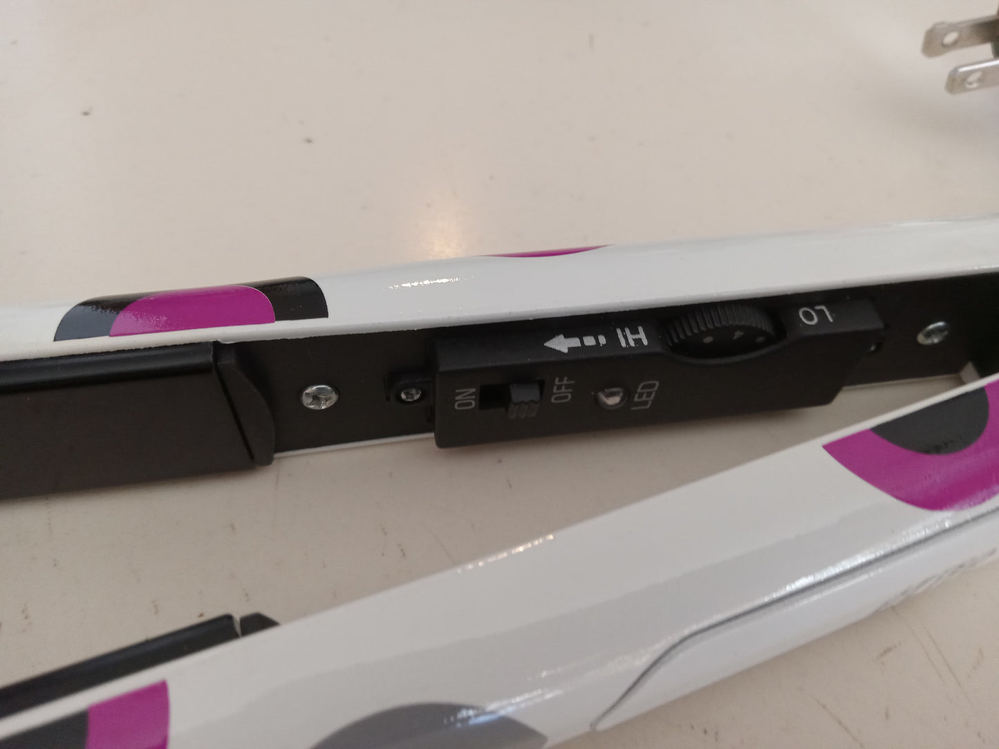 Burmax Tourmaline Ceramic Ultra Elite Flat Iron Hair Straightener Tool, 3.5"x1" Adjustable Heat, USED
