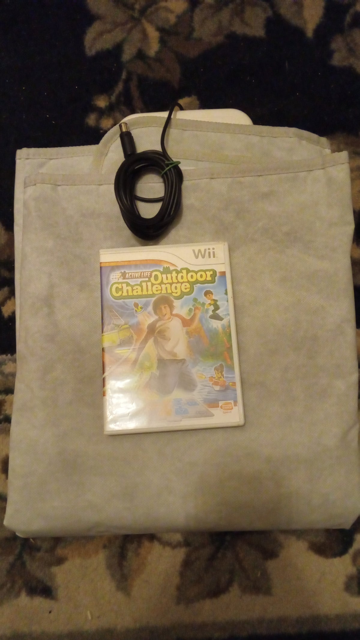 Active Life: Outdoor Challenge Bundle with Mat Controller (Nintendo Wii, 2008)