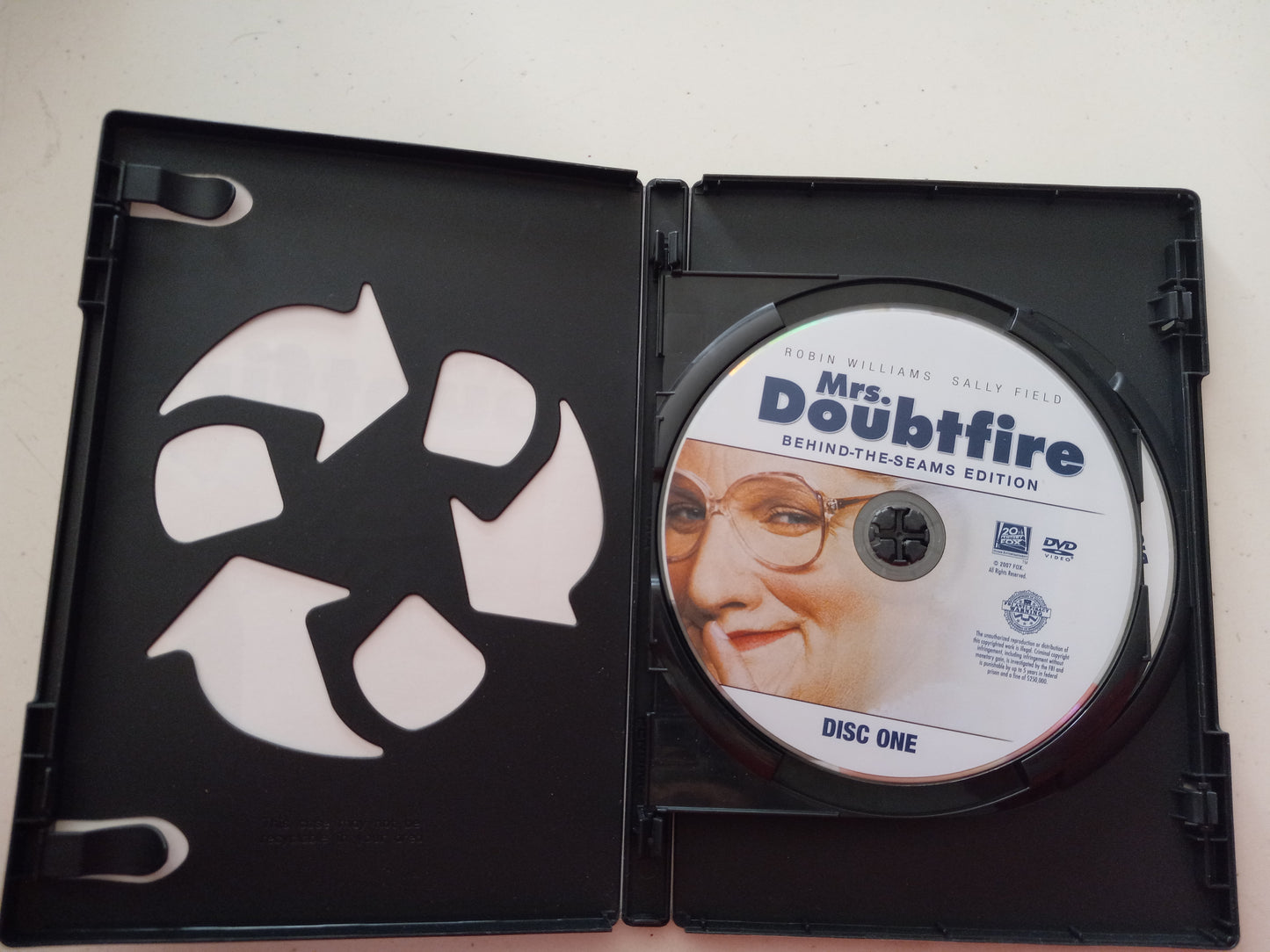 Mrs. Doubtfire, Behind the Seams, 2-Discs, DVD Movie, Widescreen, Rated PG-13, USED