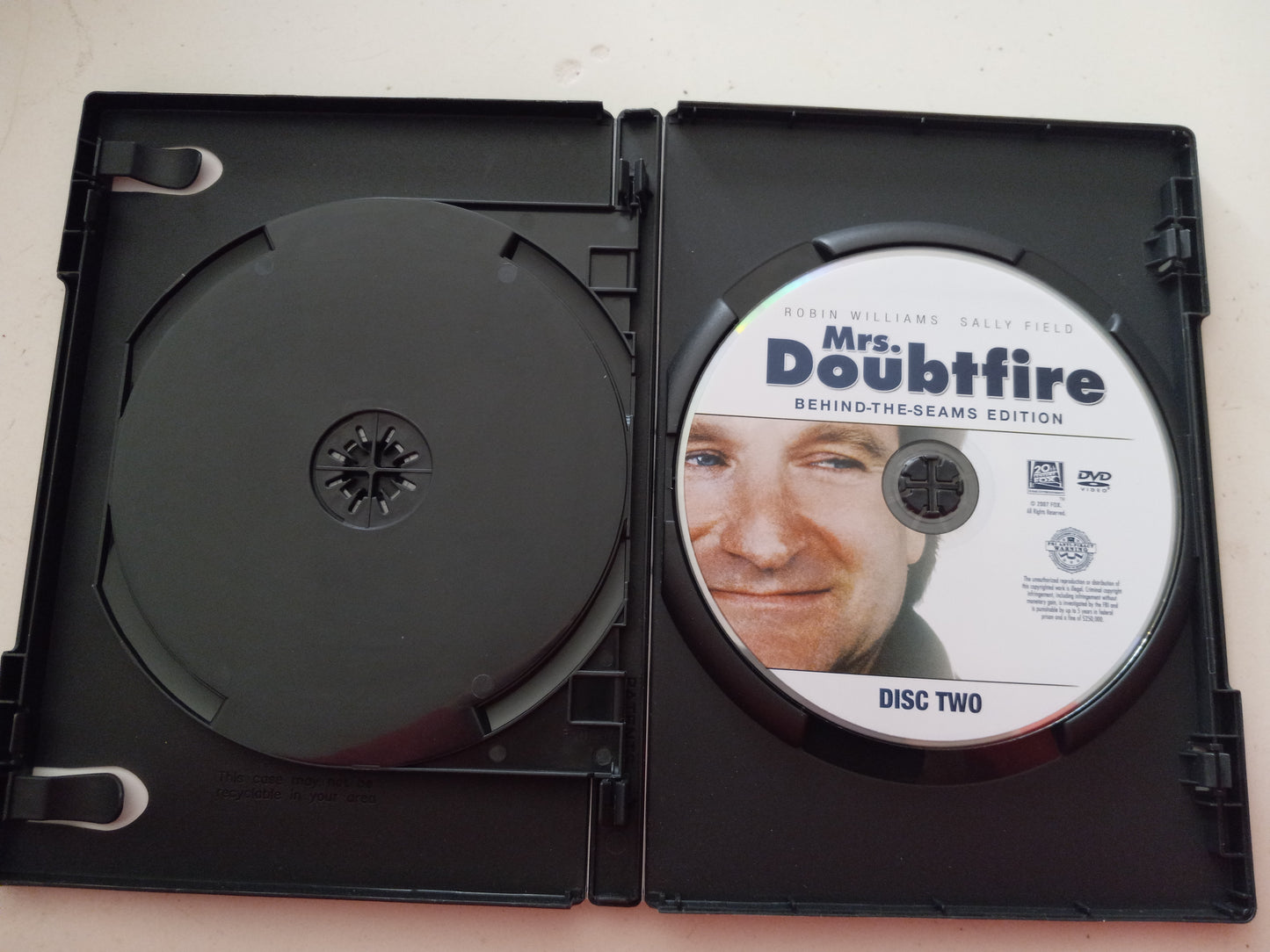 Mrs. Doubtfire, Behind the Seams, 2-Discs, DVD Movie, Widescreen, Rated PG-13, USED