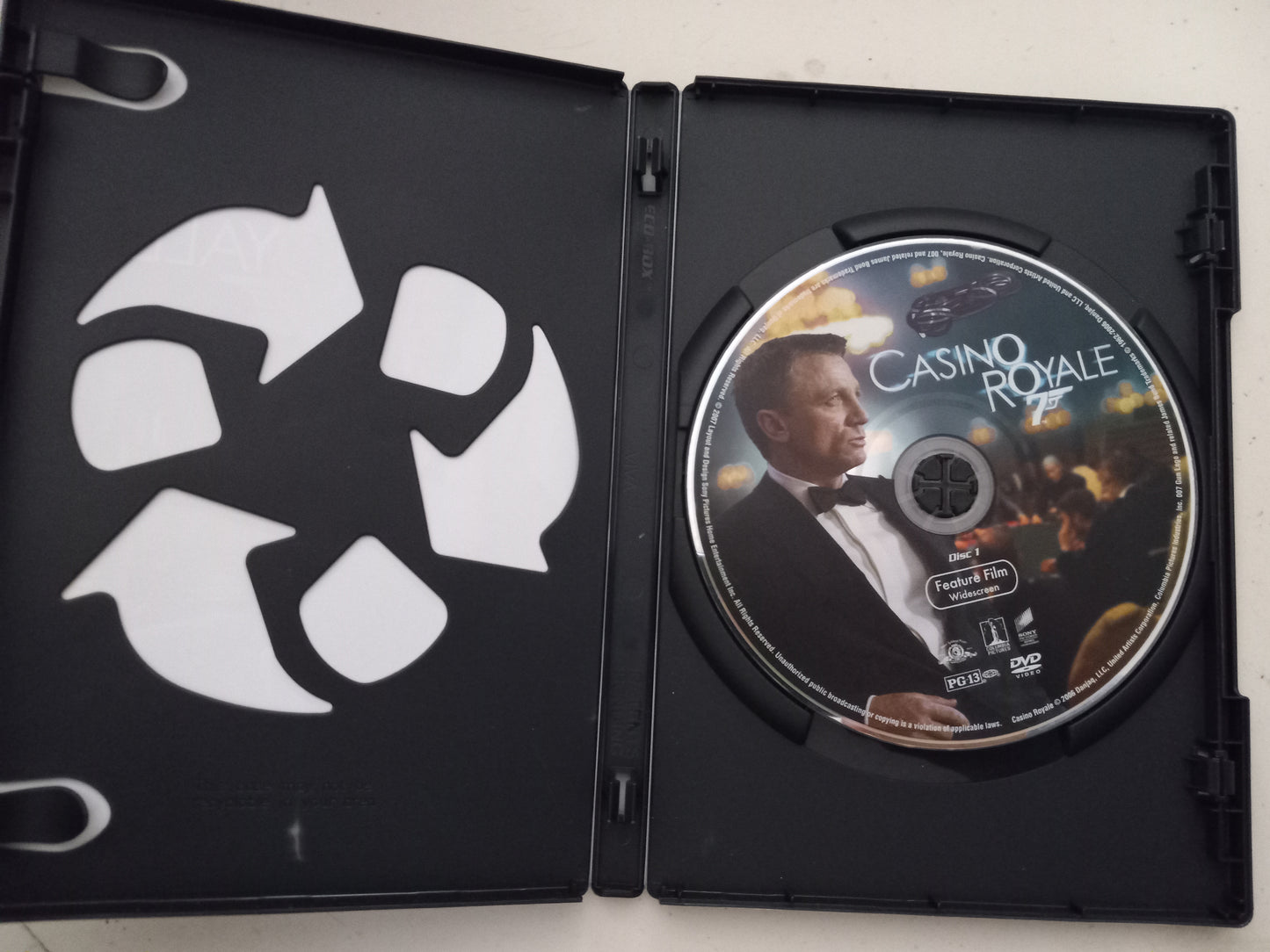 James Bond 007 in Casino Royale, DVD Movie, 2 Discs Daniel Craig Fullscreen/Widescreen, Rated PG-13, NEW/USED