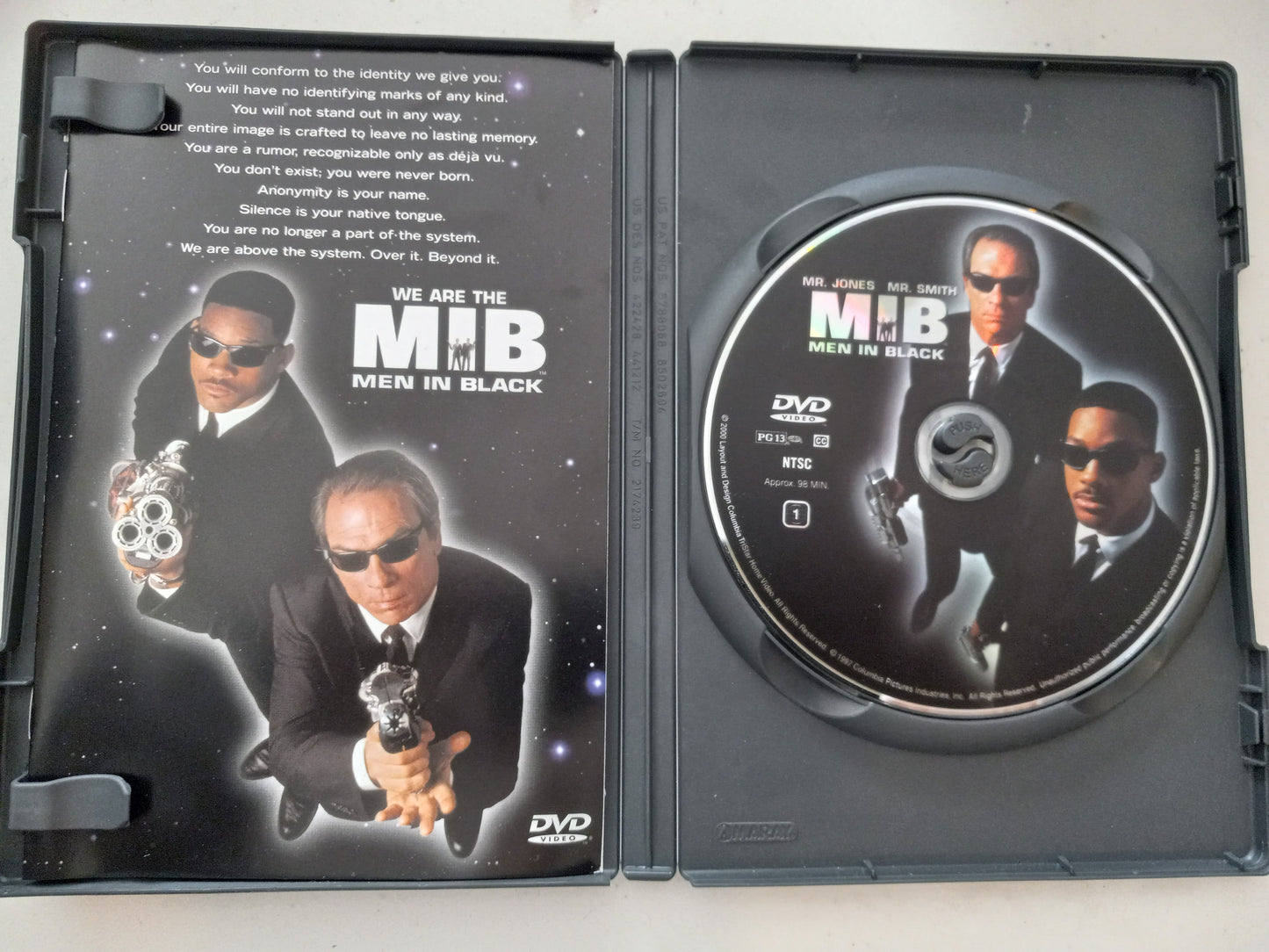 Men In Black, Deluxe & Collector's Series DVD Movie, Will Smith Widescreen, Rated PG-13, USED