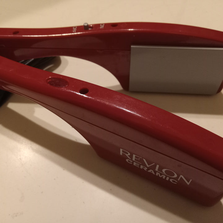 Classic Revlon Ceramic Hair Straightener Red, 2"x3" Pads USED