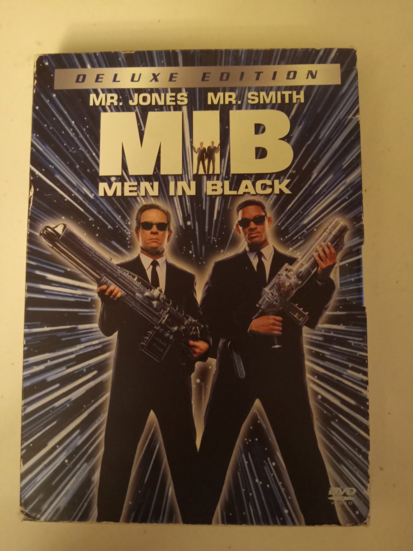 Men In Black, Deluxe & Collector's Series DVD Movie, Will Smith Widescreen, Rated PG-13, USED