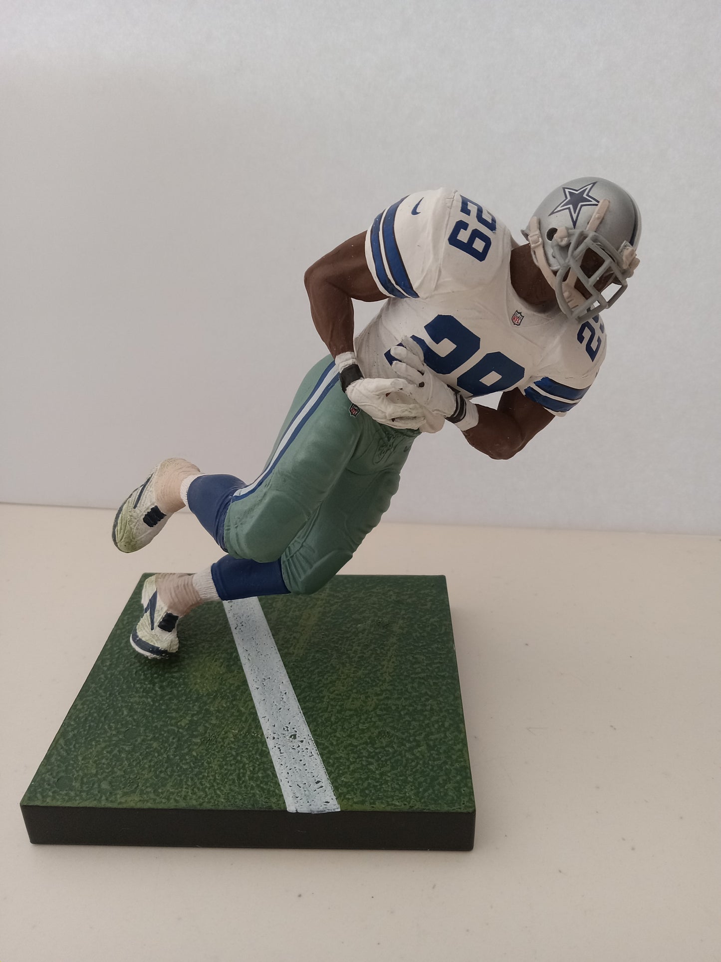 Football Figurines McFarlane Murray #29 Dallas Cowboys, & Tebow #15 NY Jets, Collectibles USED
