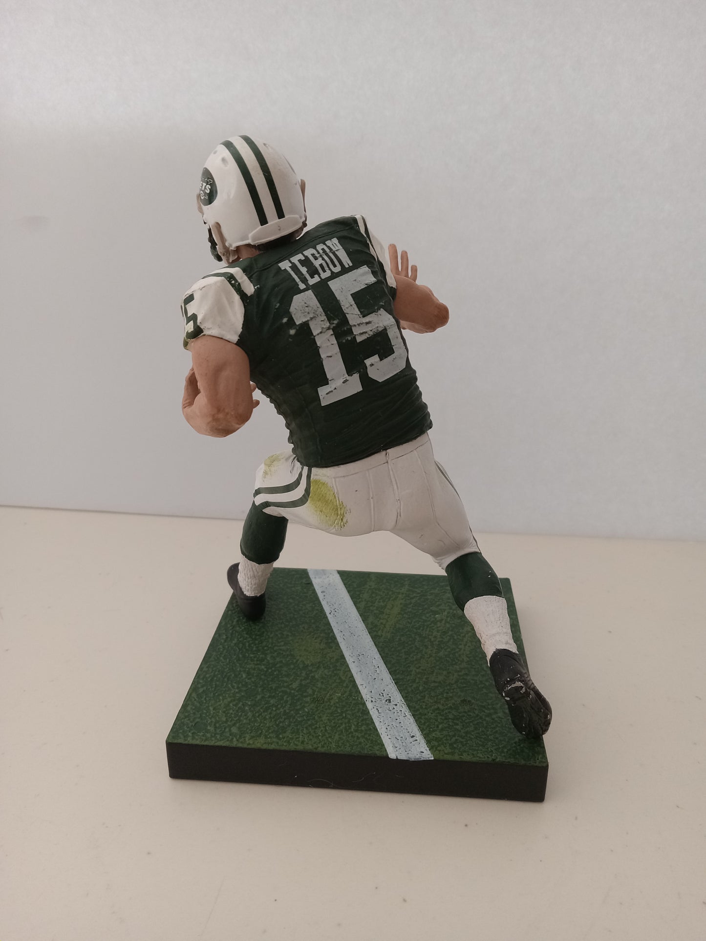 Football Figurines McFarlane Murray #29 Dallas Cowboys, & Tebow #15 NY Jets, Collectibles USED