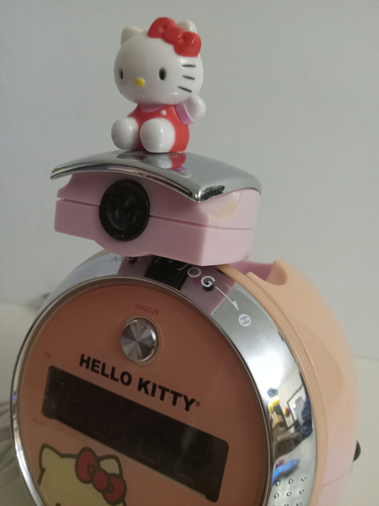 Hello Kitty Alarm Clock, Projector, AM/FM Radio, Needs Lamp Replaced, Rare USED