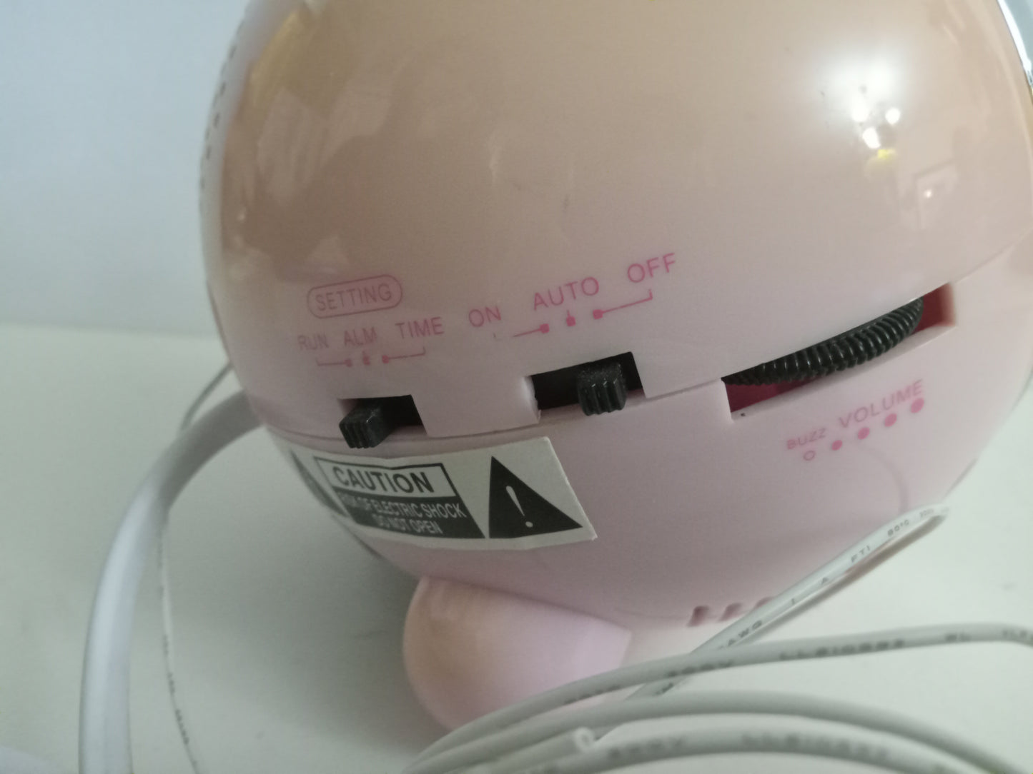 Hello Kitty Alarm Clock, Projector, AM/FM Radio, Needs Lamp Replaced, Rare USED