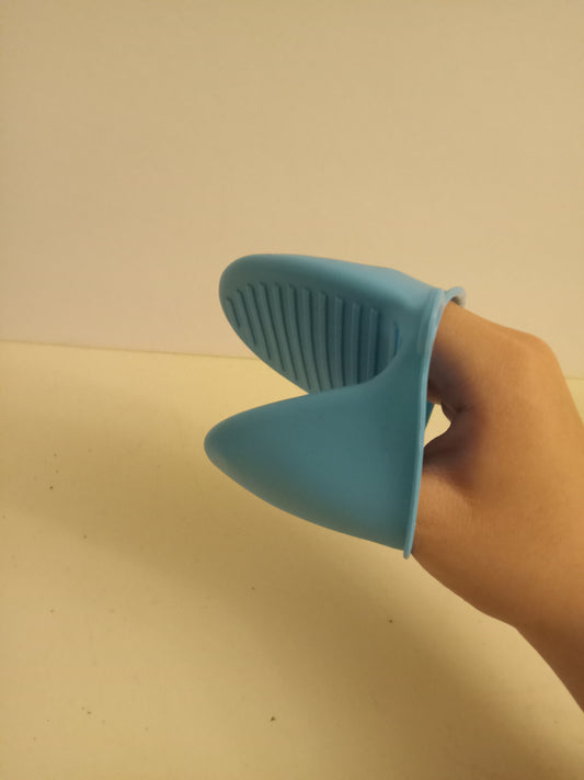 Soft Silicone Oven Mitts Fingers Clamps, Quick Portable Dishwasher Safe, NEW