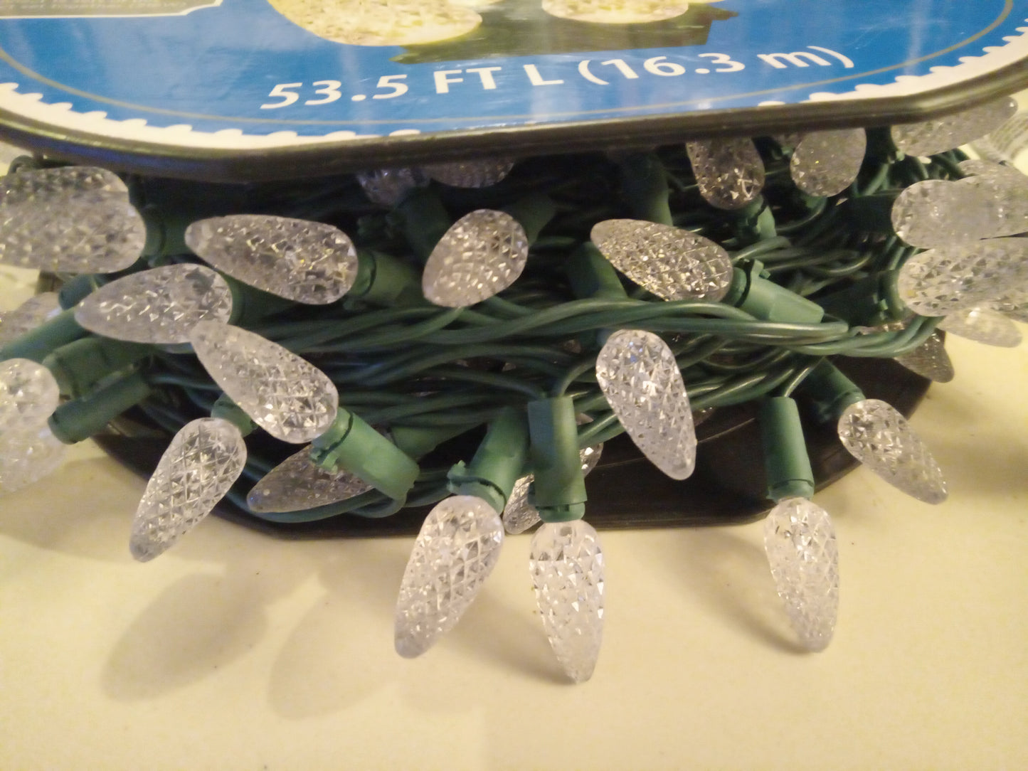 Christmas Lights Roll, 200 LED C6 Bulbs, Warm White, Green Wire, Holiday Time, USED