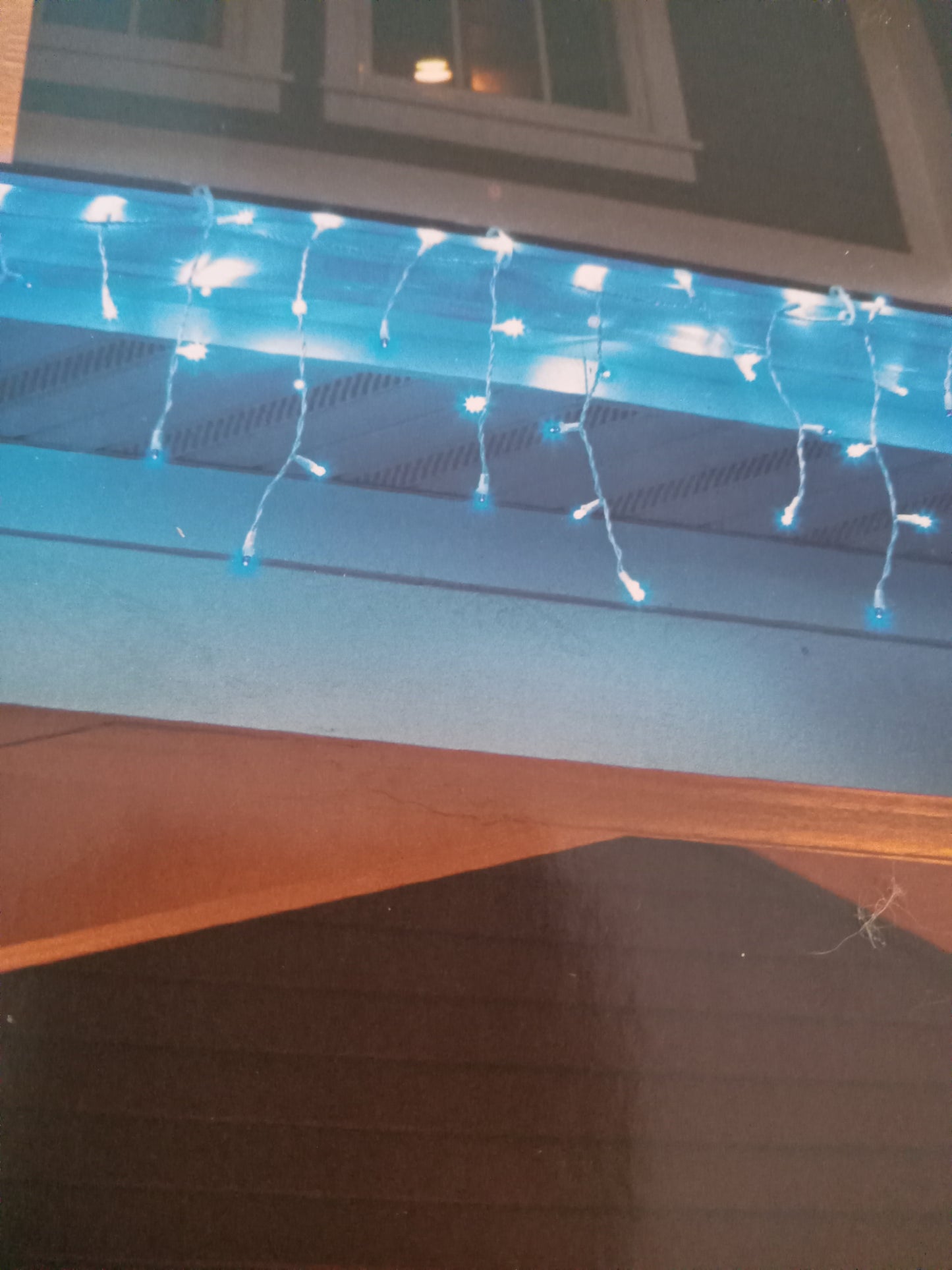 Christmas Lights Roll, 200 LED Micro Icicle Lights, Blue/Cool White Glitter Sparkle, White Wire, Holiday Time, NEW