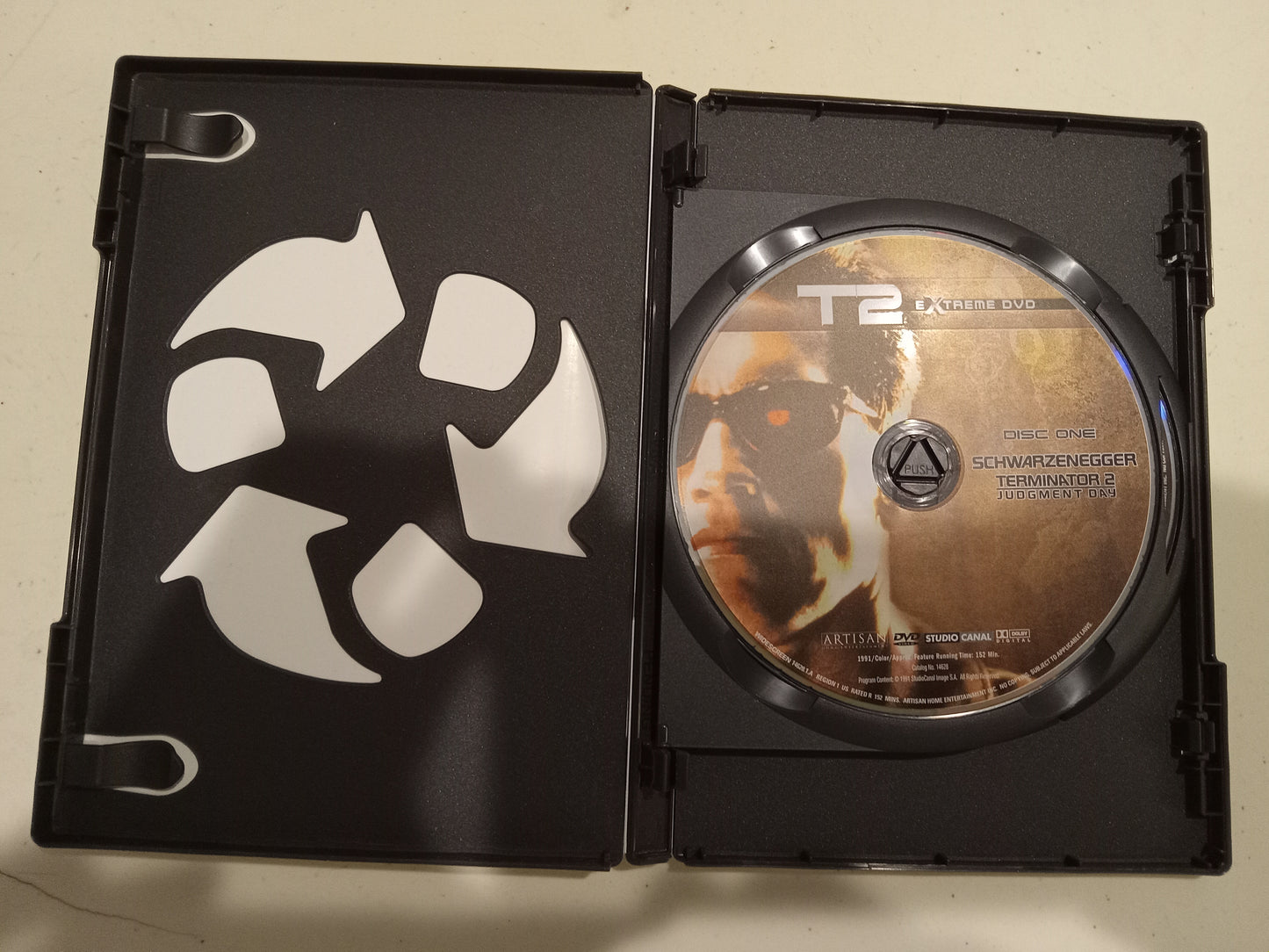 Terminator 2 Judgment Day, 2 Discs, DVD Movie, Widescreen, Rated R, USED