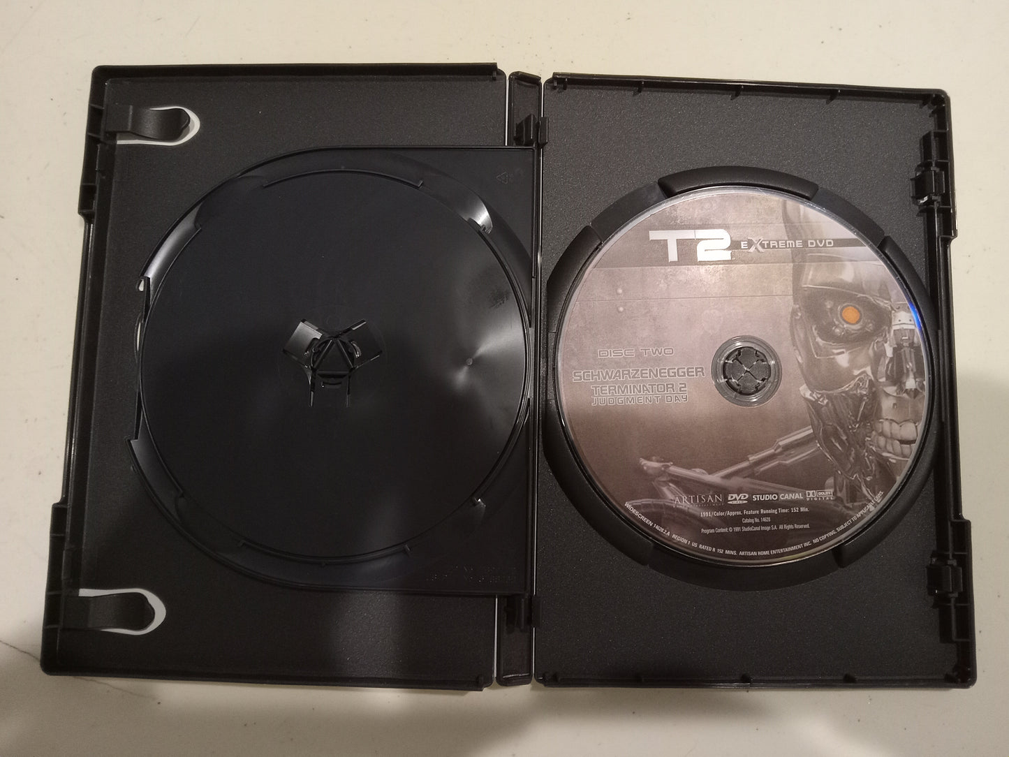 Terminator 2 Judgment Day, 2 Discs, DVD Movie, Widescreen, Rated R, USED