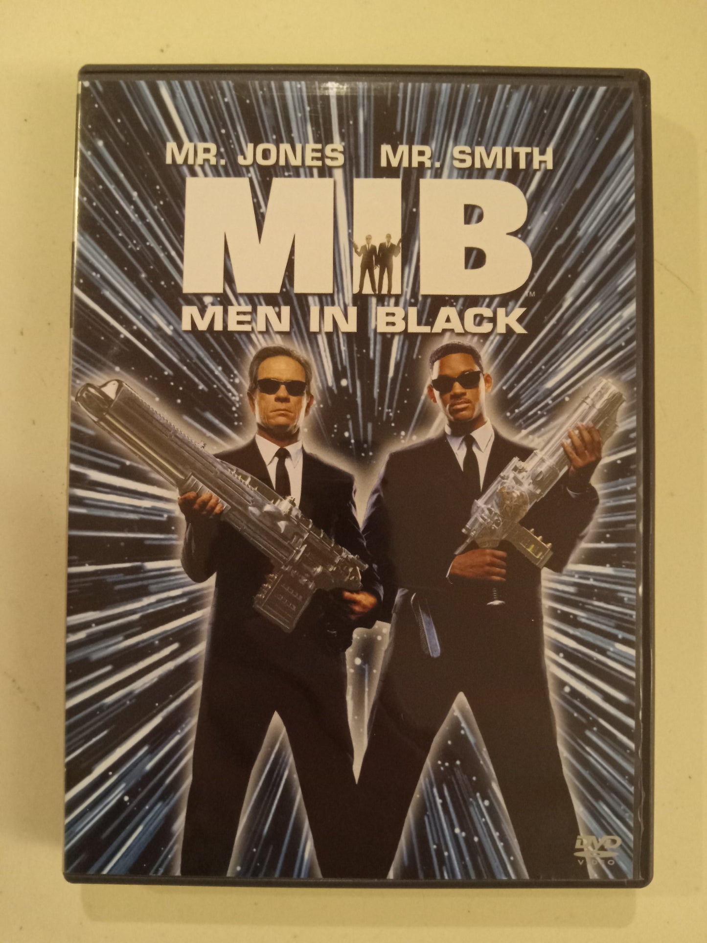 Men In Black, Deluxe & Collector's Series DVD Movie, Will Smith Widescreen, Rated PG-13, USED