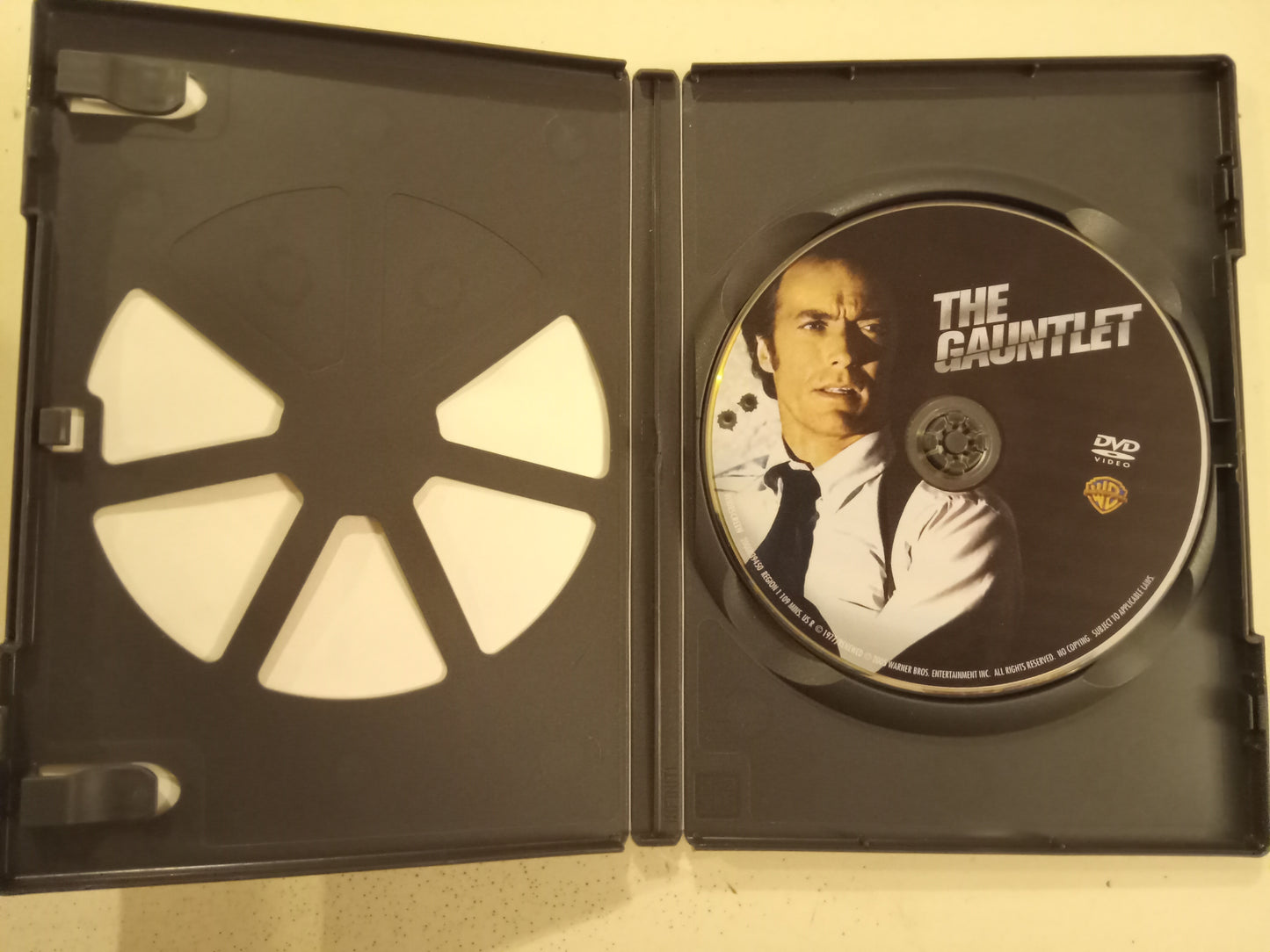 The Gauntlet, DVD Movie, Widescreen, Rated R, Rare USED