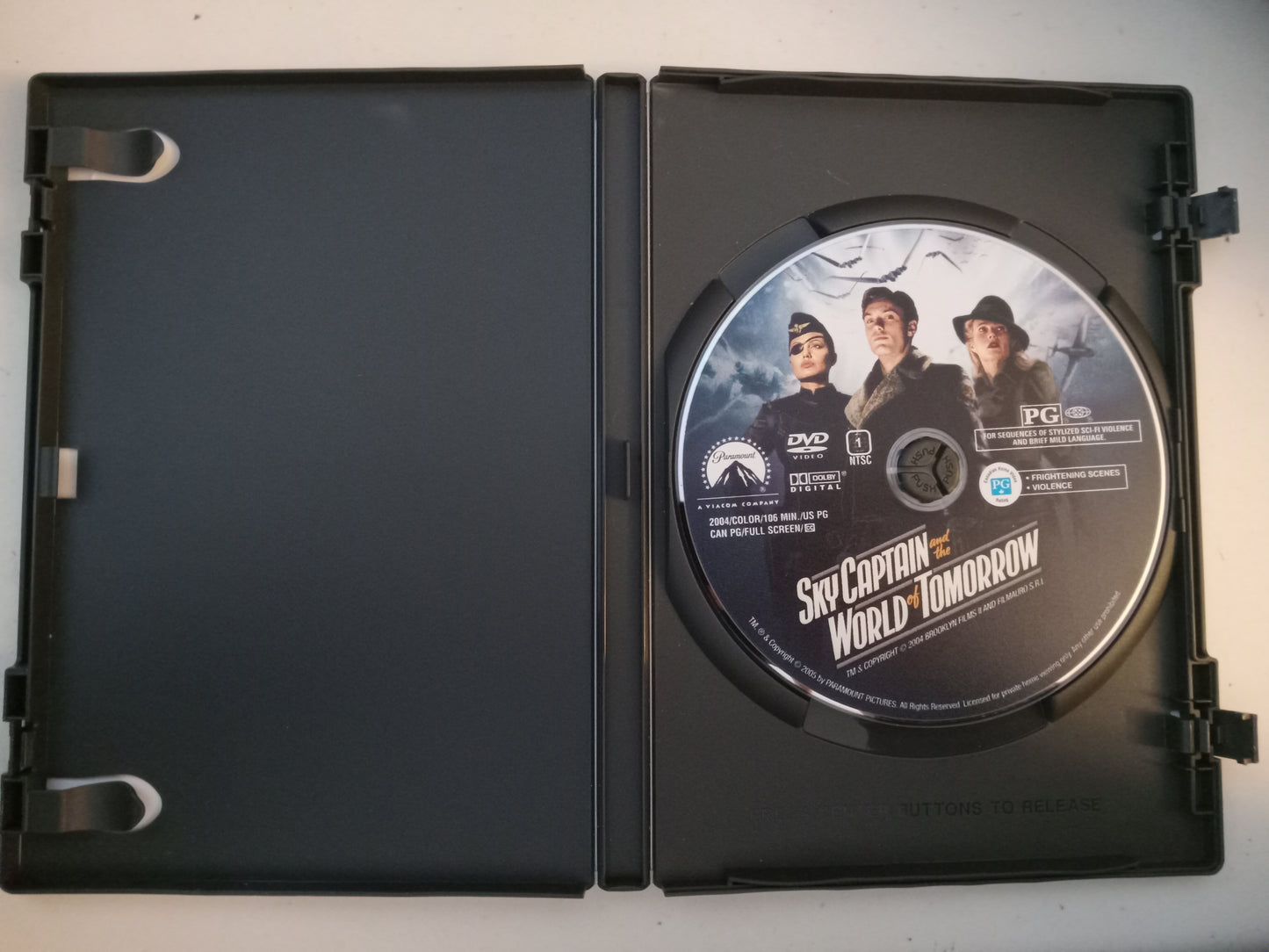 Sky Captain And The World Of Tomorrow, 2 Disc Special Collector's Ed. DVD Movie, Fullscreen, Rated PG, USED