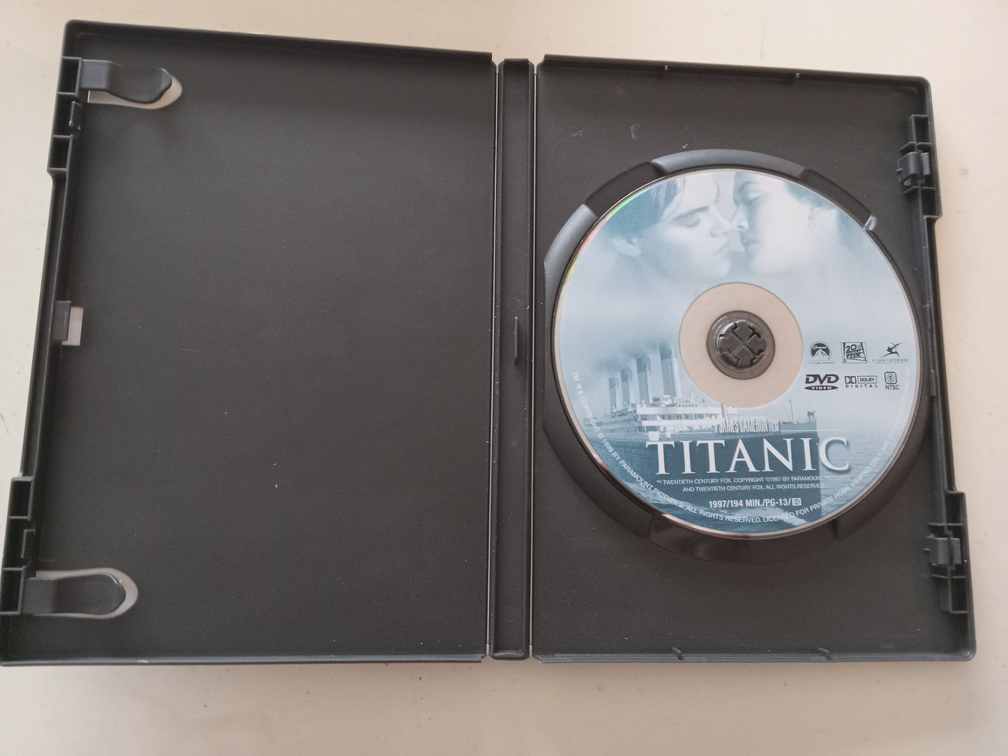 Titanic, DVD Movie, 2 Disc Ed. Leonardo DiCaprio Widescreen, Rated PG-13, USED