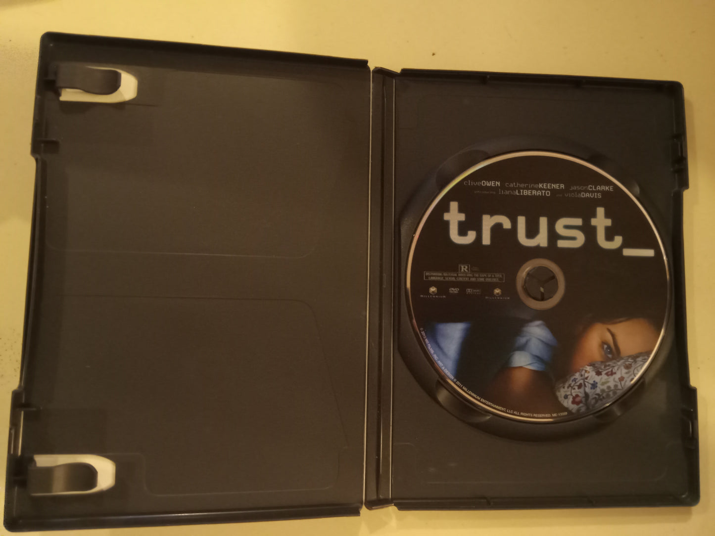 Trust, DVD Movie, Clive Owen Widescreen, Rated R, USED