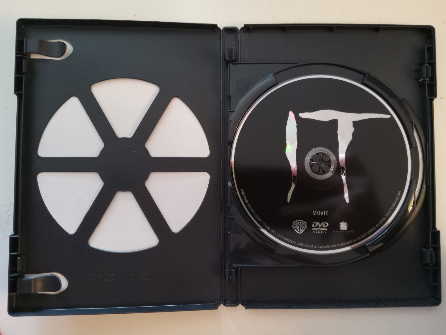 It, Stephen King's DVD Movie, 2 Discs, Bill Skarsgard Widescreen, Rated R, USED