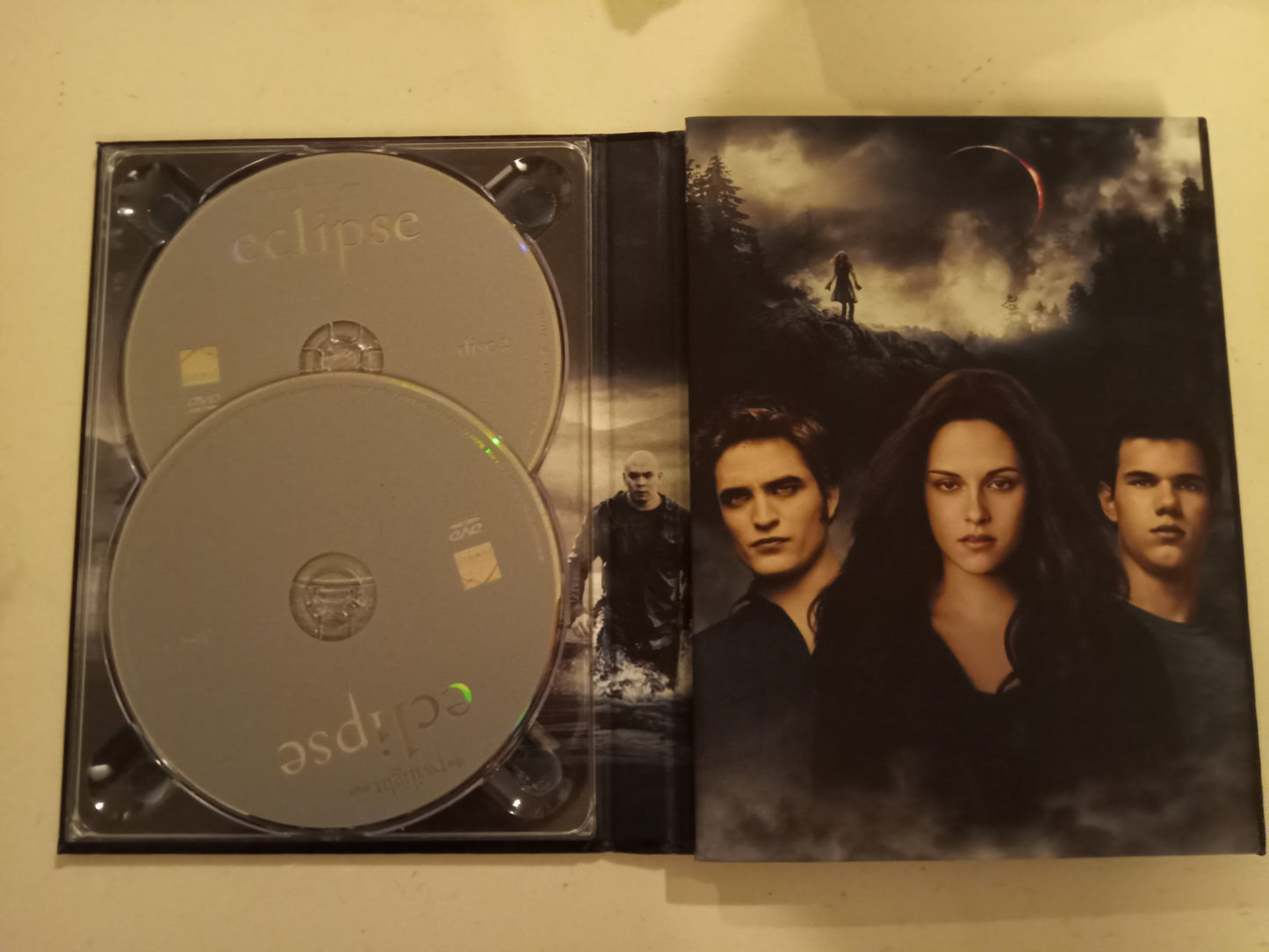 The Twilight Saga Eclipse, DVD Movie, 2 Disc Special/Collector's Ed. Kristen Stewart Widescreen, Rated PG-13, NEW/USED