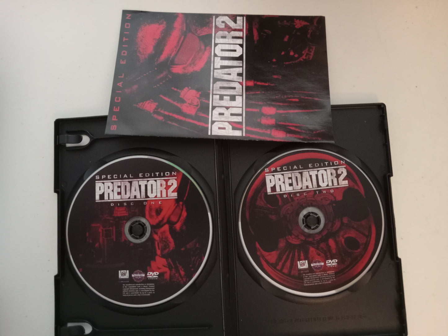 Predator 2, DVD Movie, Danny Glover Widescreen, Special Ed. Rated R, USED