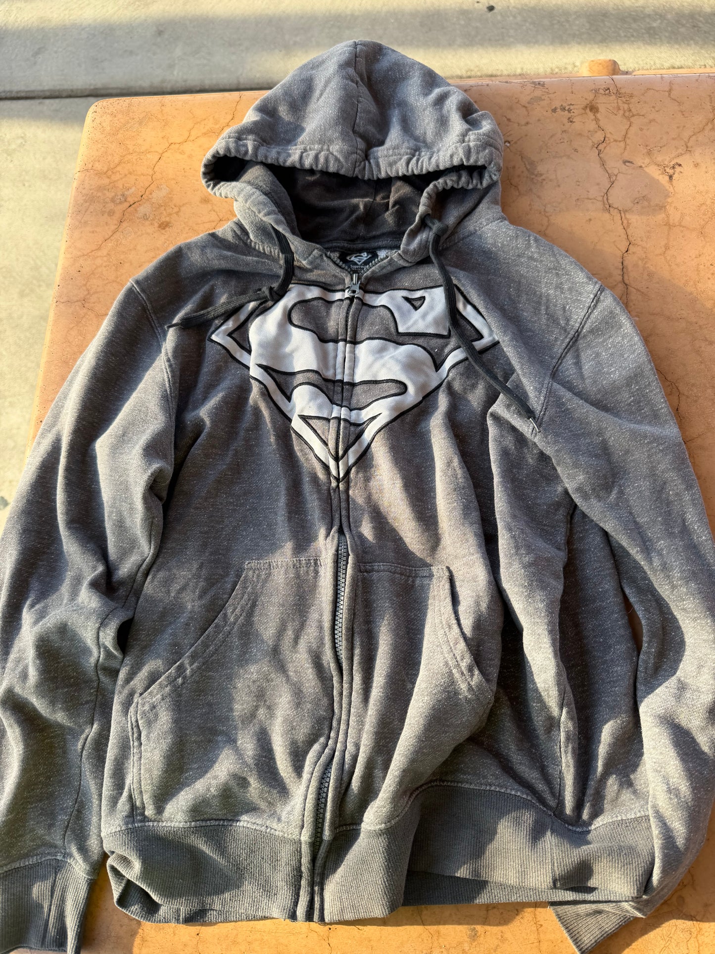 Dc comics Superman gray hoodie clothing line long sleeve authentic DC Comics hoodie size Medium 15 …