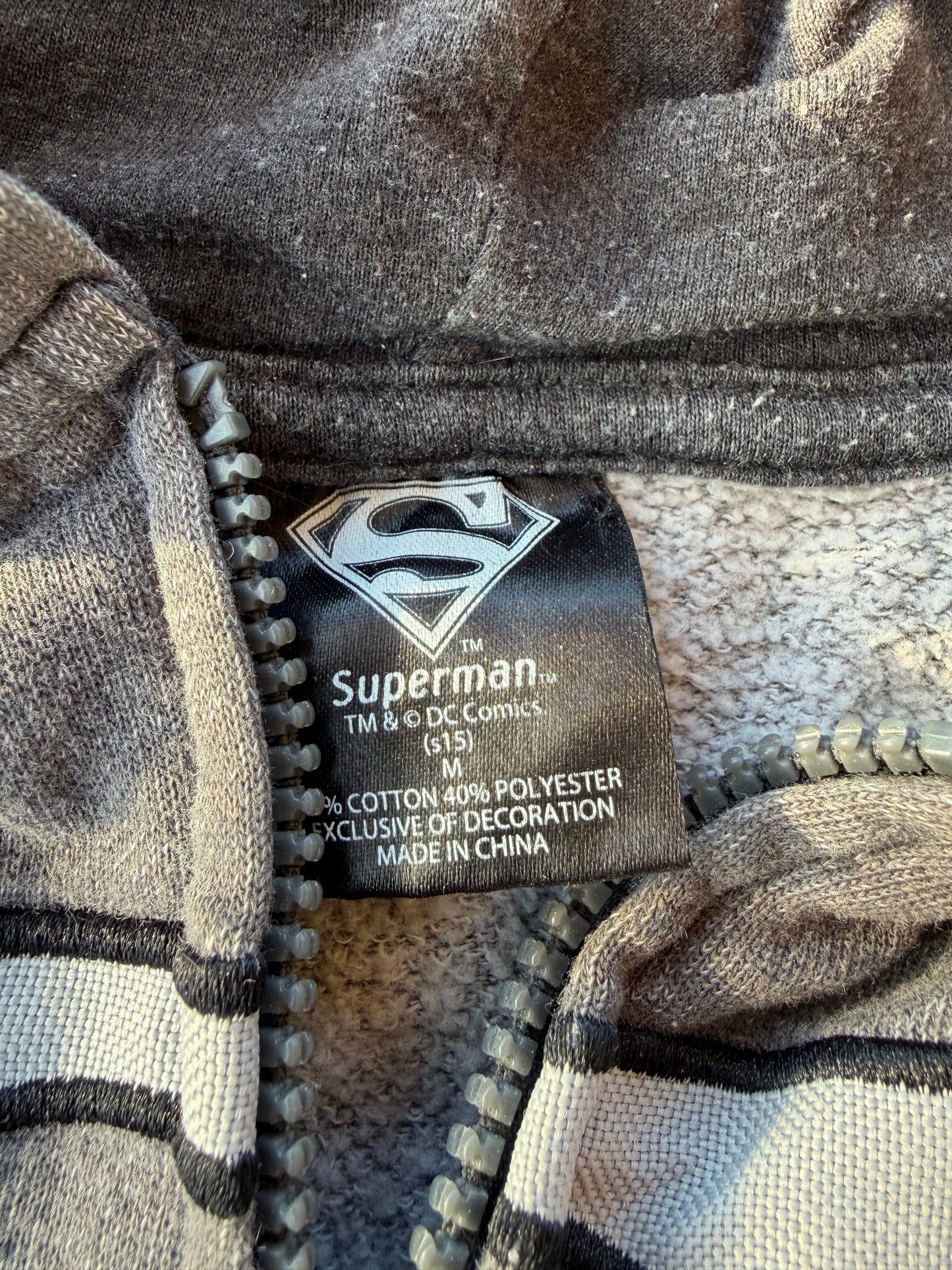 Dc comics Superman gray hoodie clothing line long sleeve authentic DC Comics hoodie size Medium 15 …