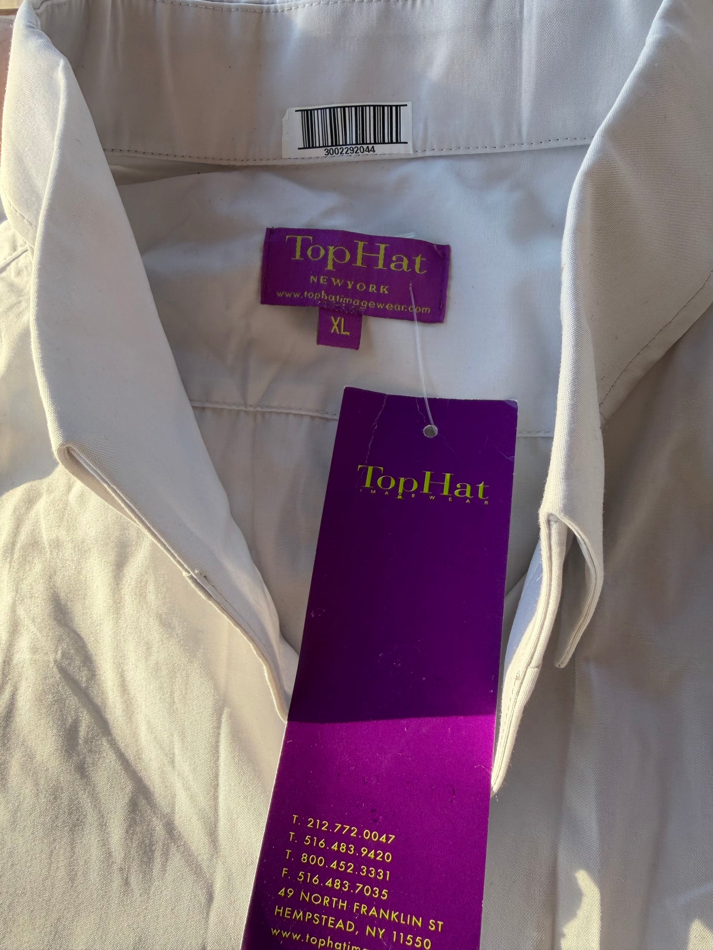 Top Hat of New York clothing line suit shirt button down long sleeve brite white shirt size is XL …