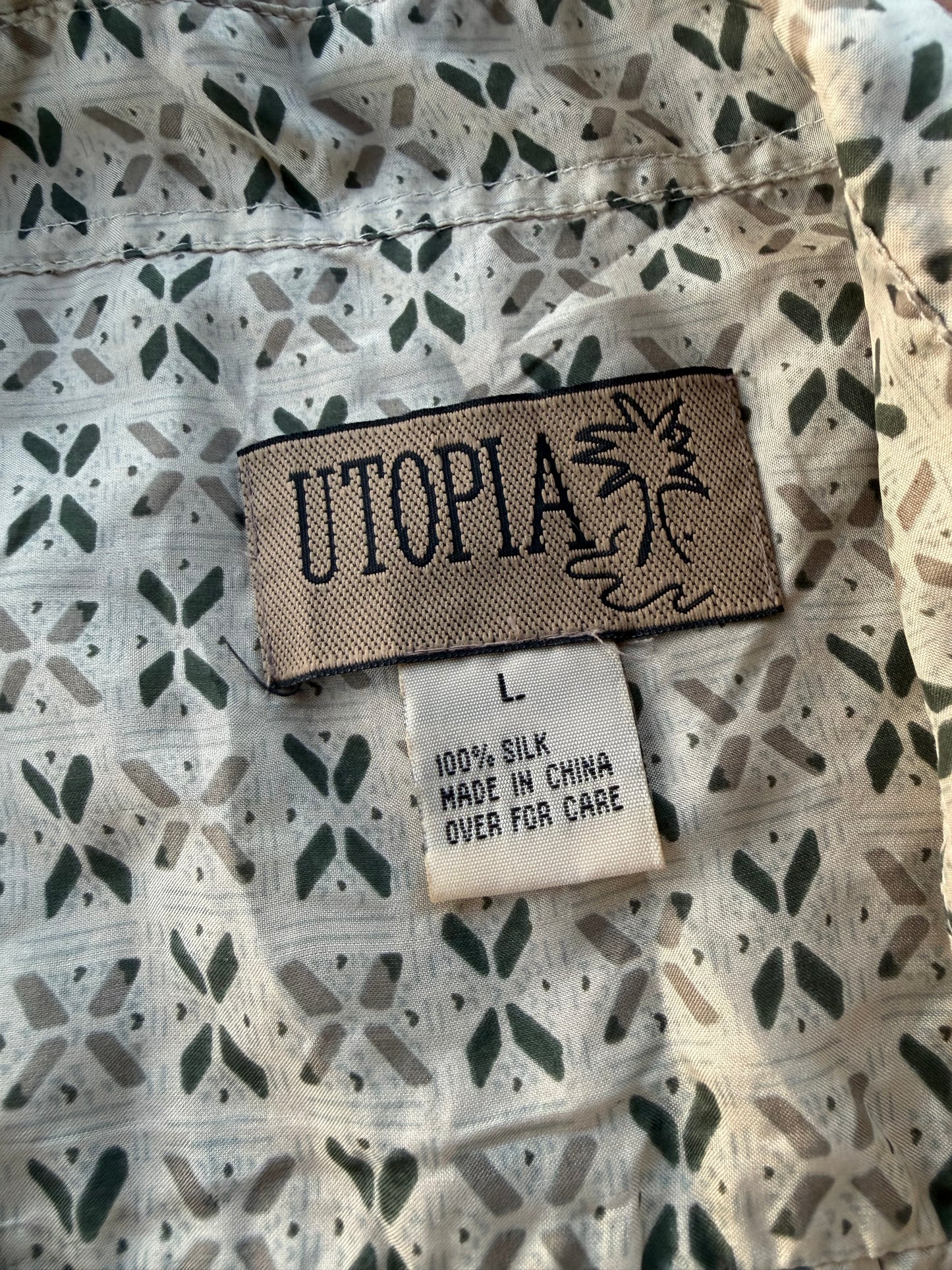 Utopia clothing button down shirt silk short sleeve size Large…