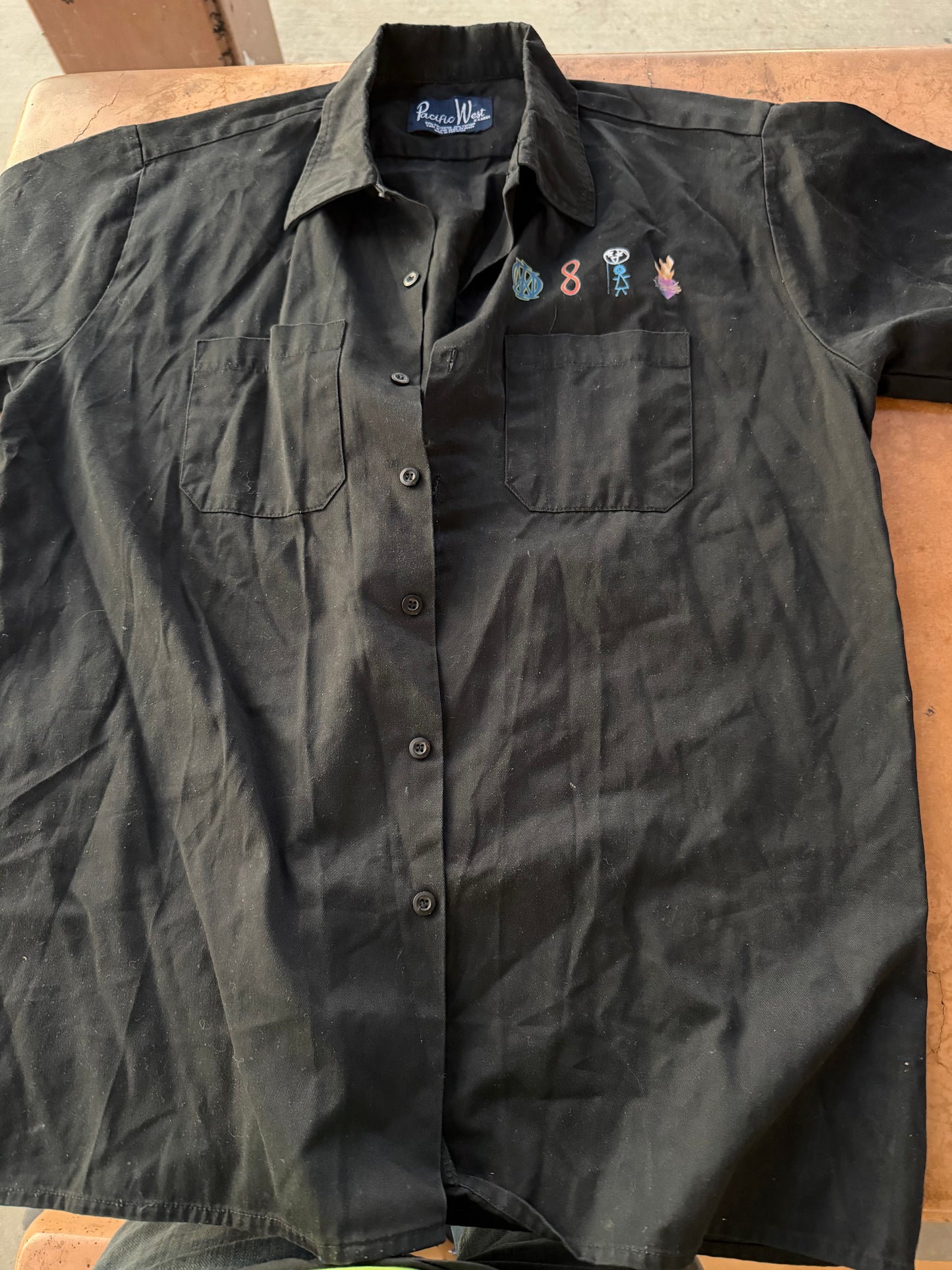 Pacific West button down shirt black size is XL cool design …