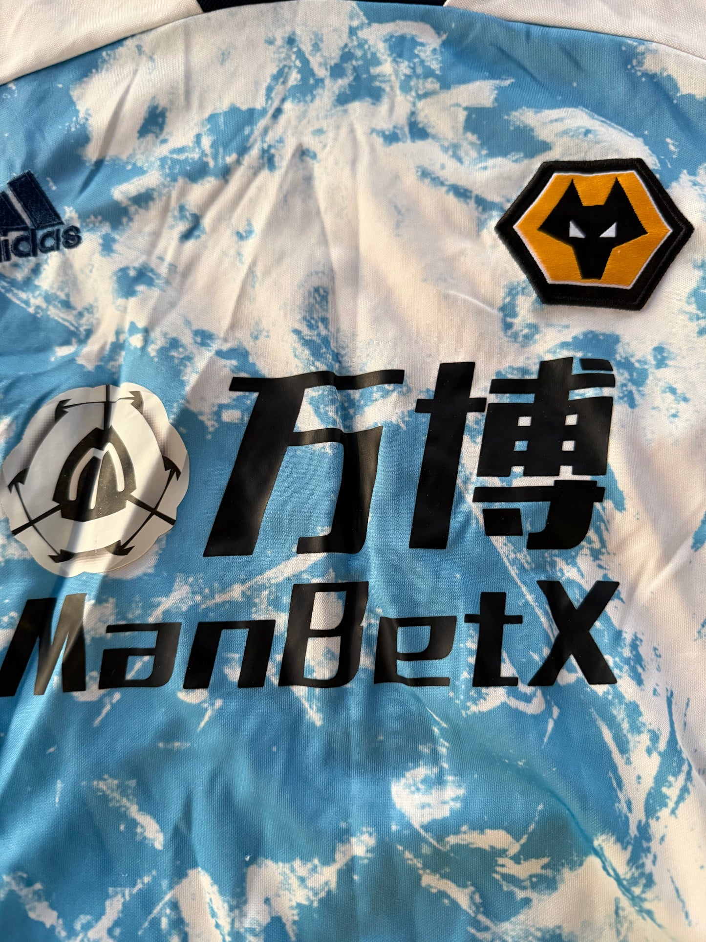 Adidas sport teeshirt soccer size L…