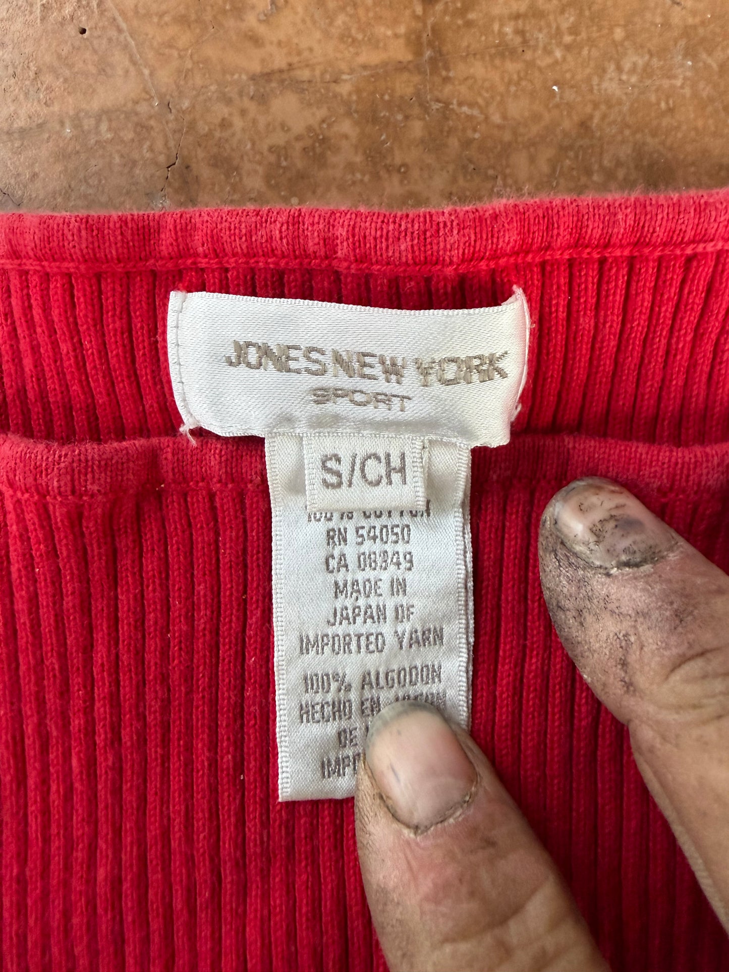 Jones of New York clothes red shirt sweater light weight stretch tight size Small…