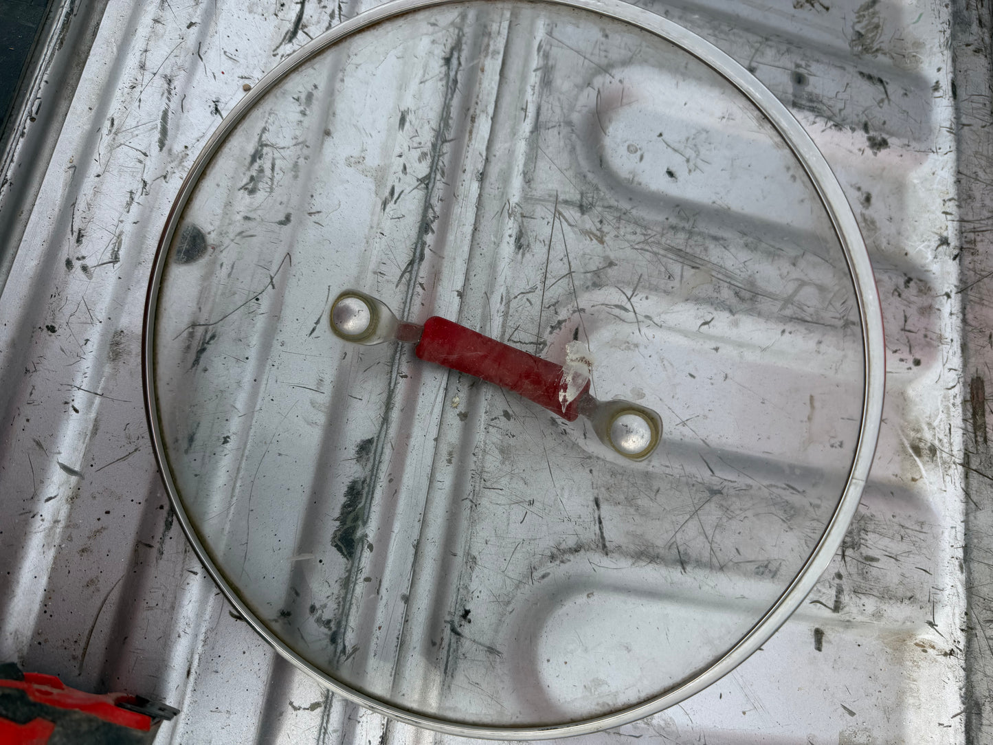 Glass pot lid with red handle 9.5 inch around…
