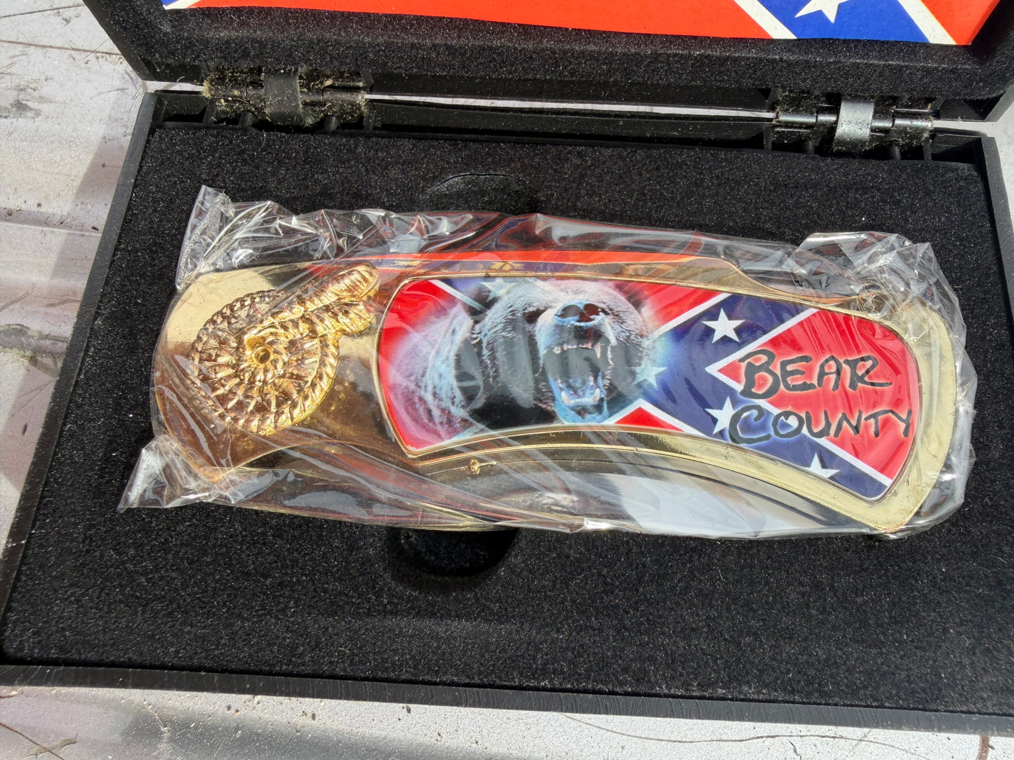 Bear Country lock blade knife new in case. With case 3.5 inch …