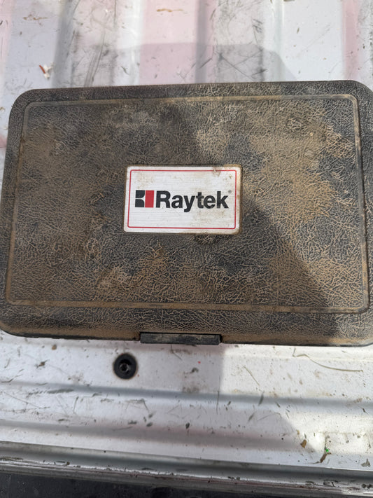 Raytek  temperature laser gun new with battery works excellent …