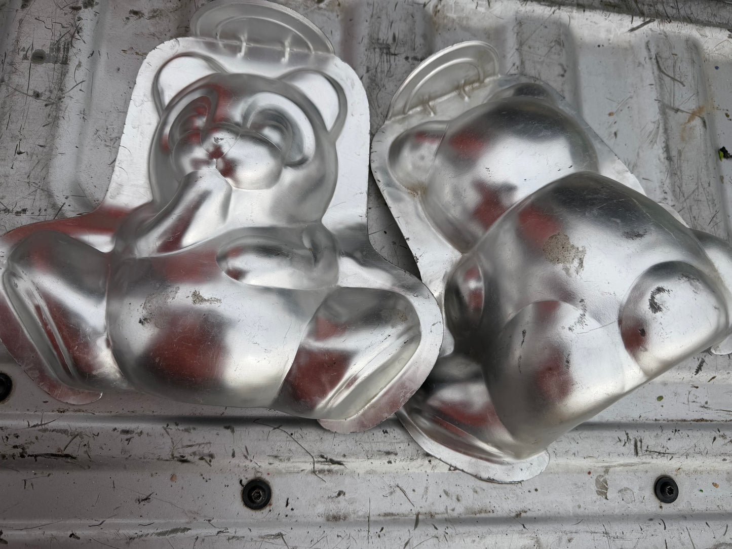 Wilton Teddy Bear cake mold 9 inch tall 2 piece Aluminum mold New …