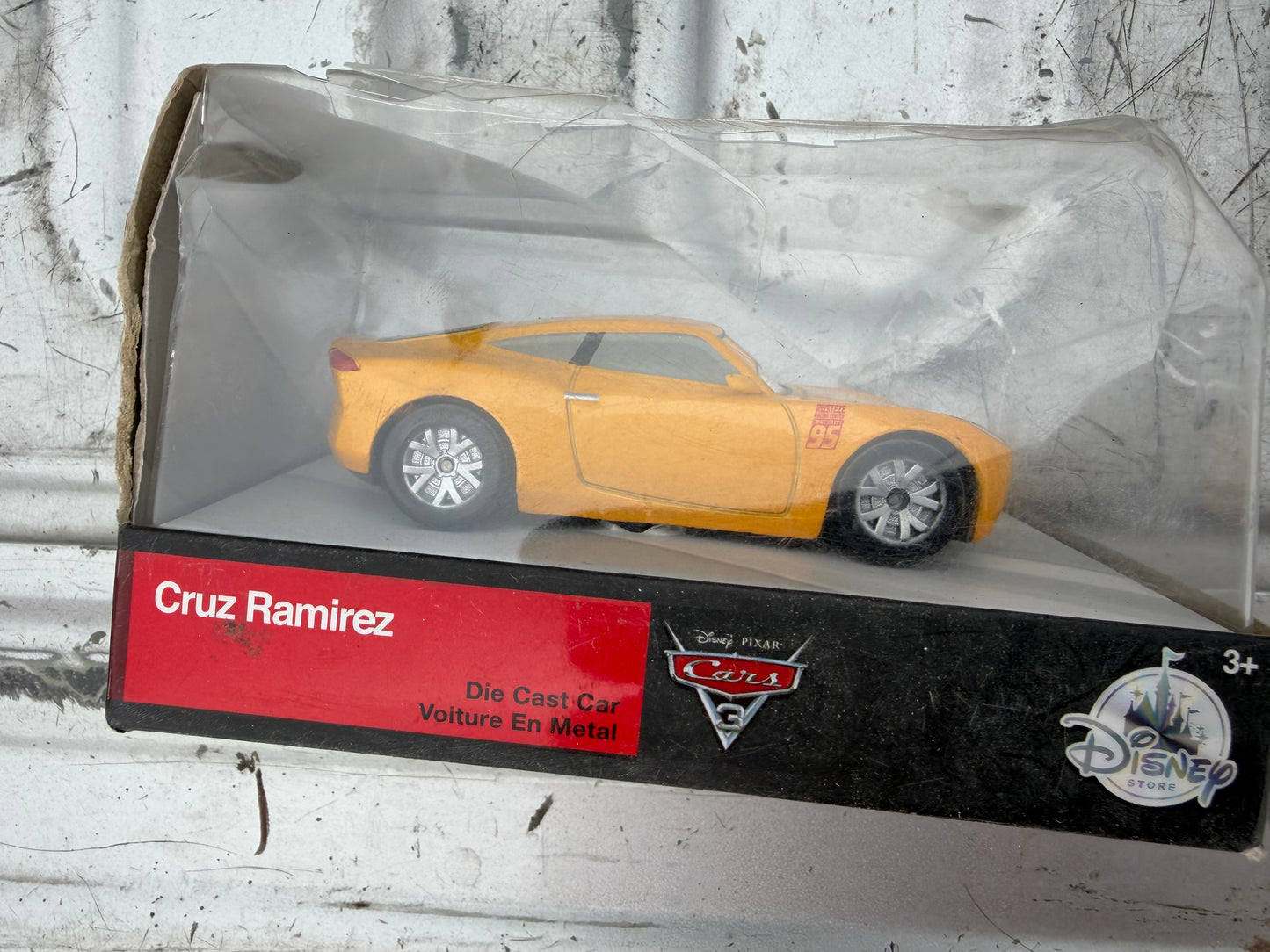 Pixar movie die cast metal car. Cruz Ramirez character new…