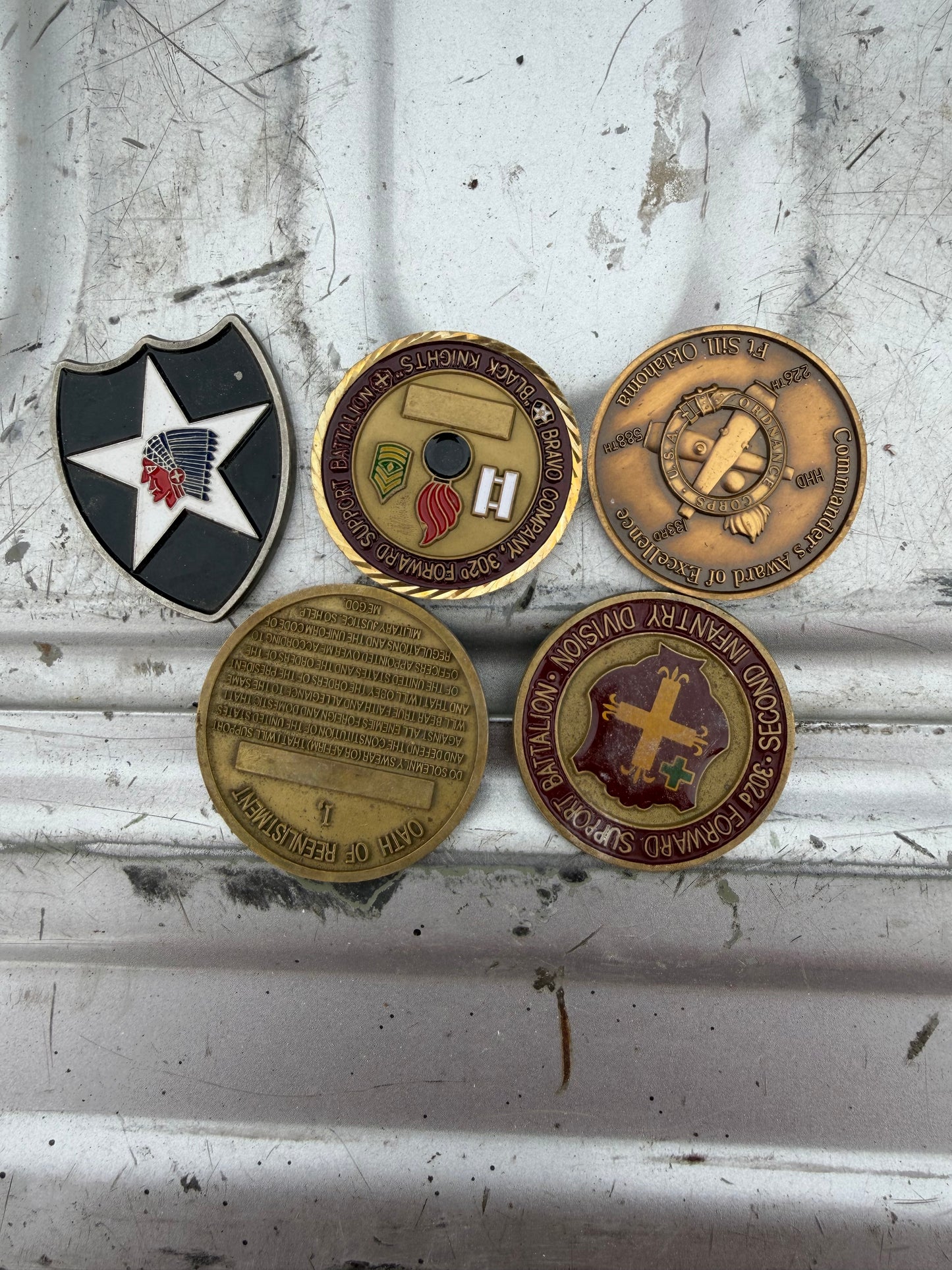 Military medals 5ea. Brass medal with different colors and symbol…