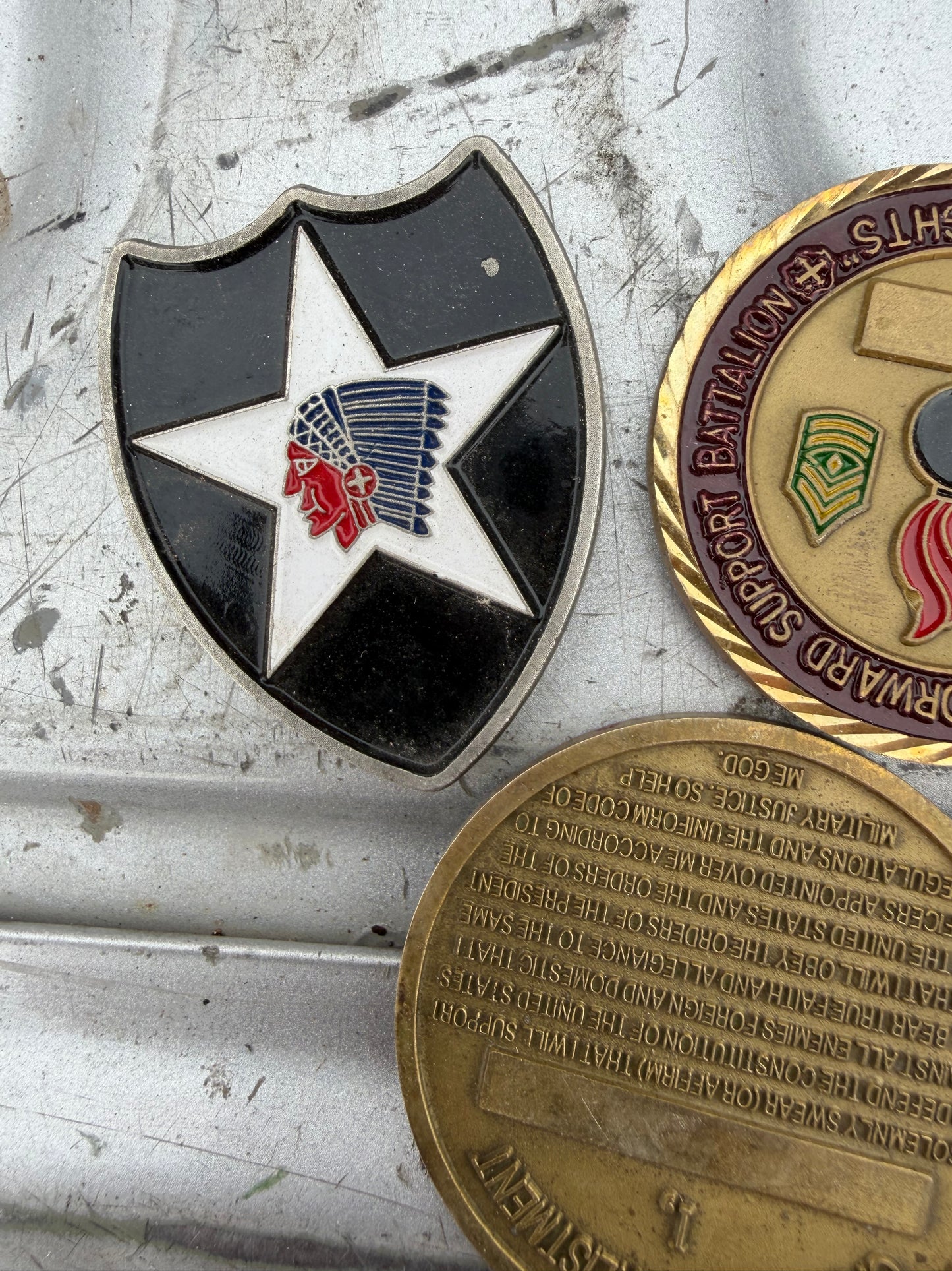 Military medals 5ea. Brass medal with different colors and symbol…