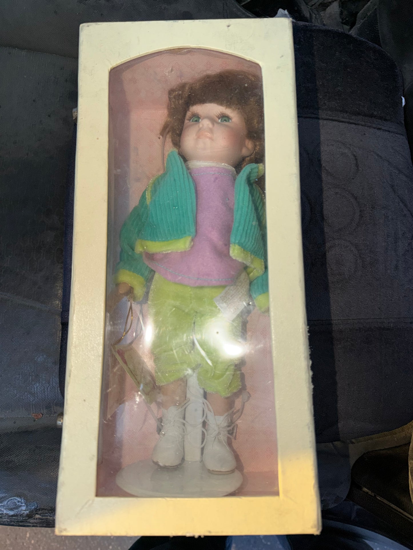 Sara Dee doll new in box case certificate of Authenticity…