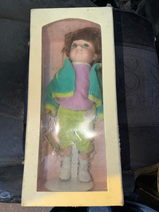 Sara Dee doll new in box case certificate of Authenticity…