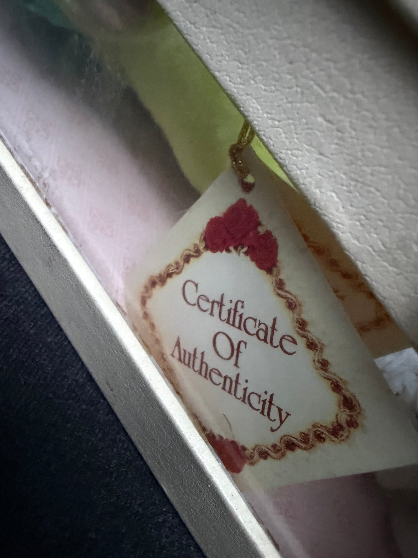 Sara Dee doll new in box case certificate of Authenticity…