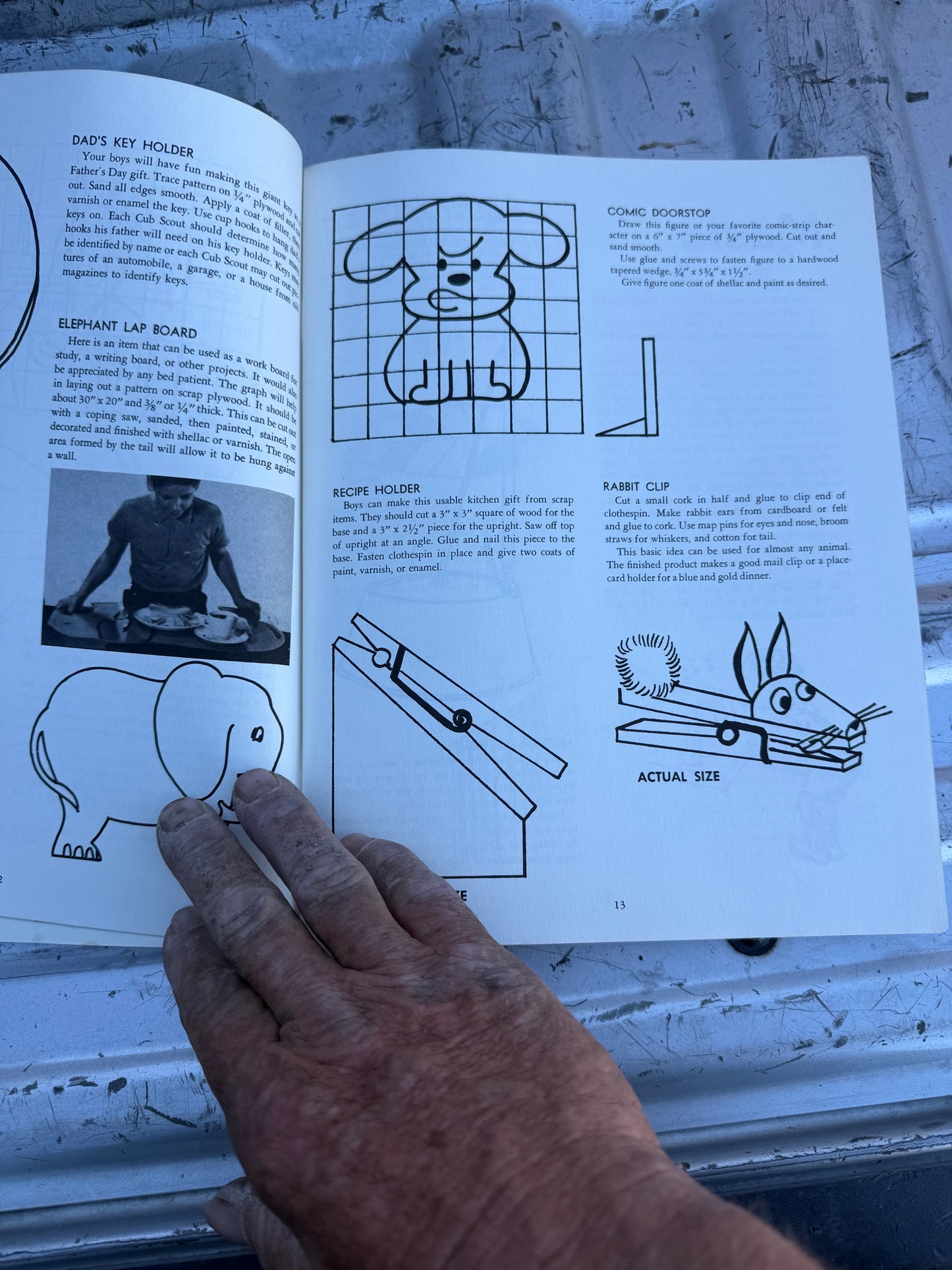 Boy Scouts of America Crafts For Scouts book blue color. Used …